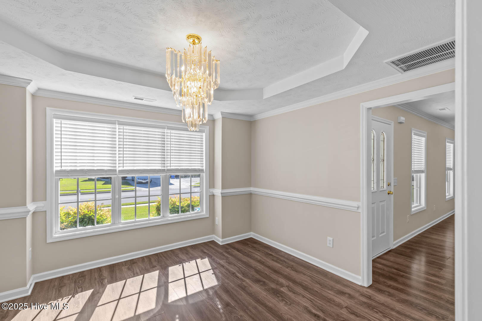 100538607 | Photo 12