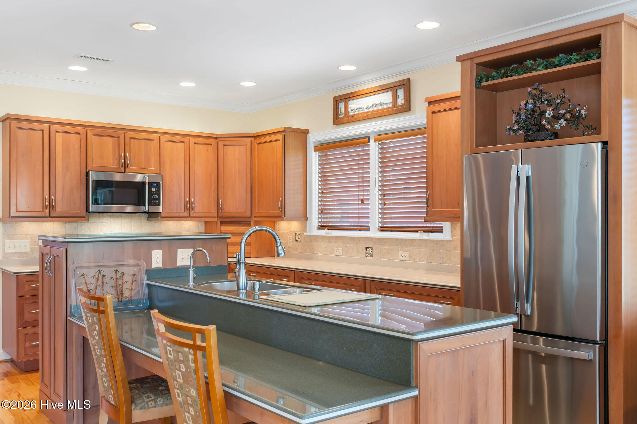 100548545 | Photo 29