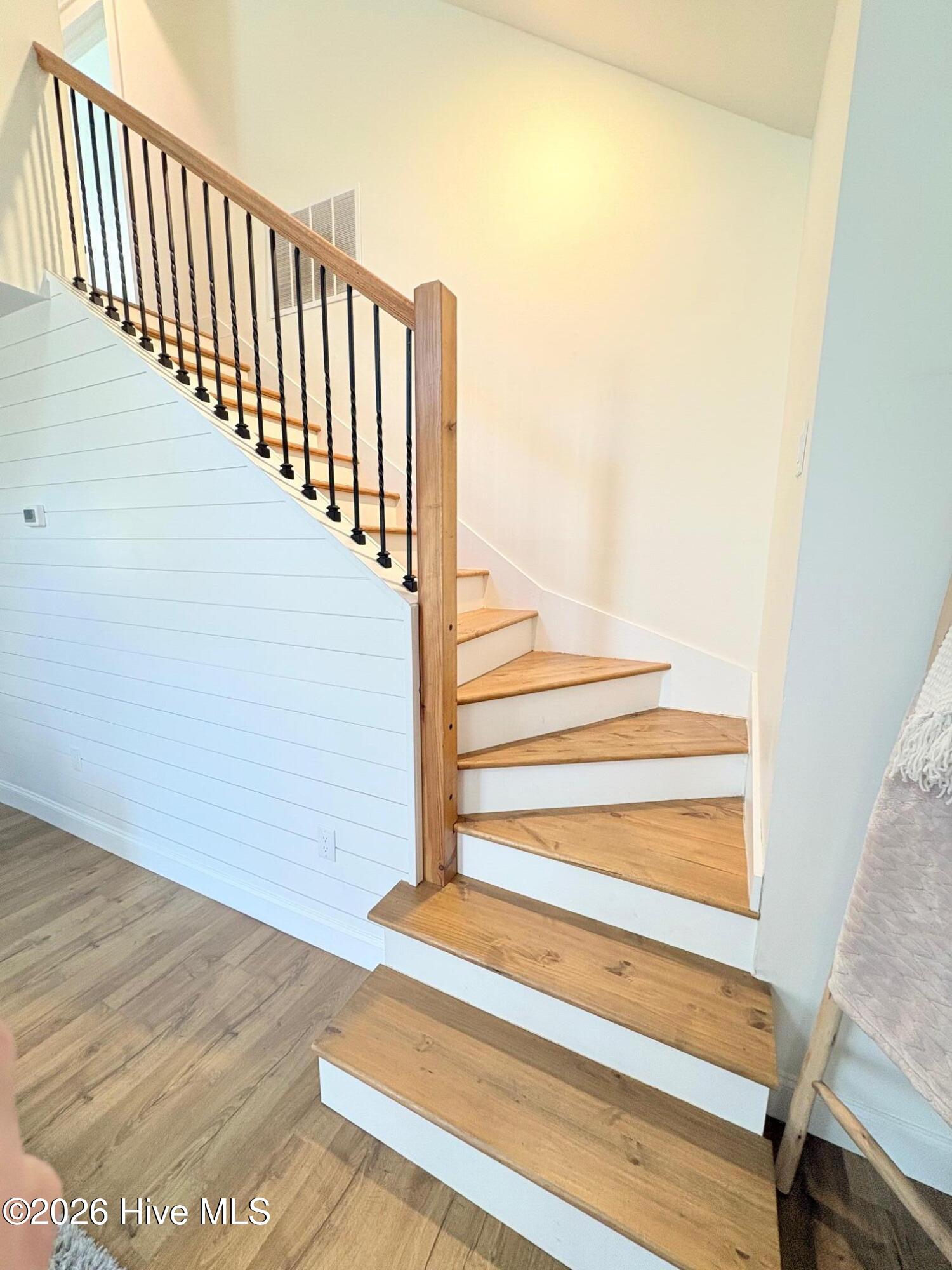 100559102 | Photo 42