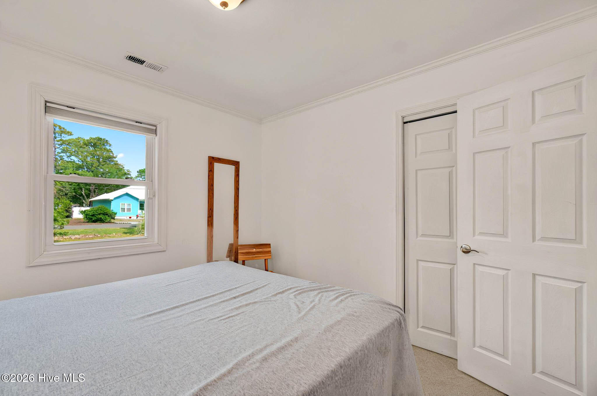 100556049 | Photo 45