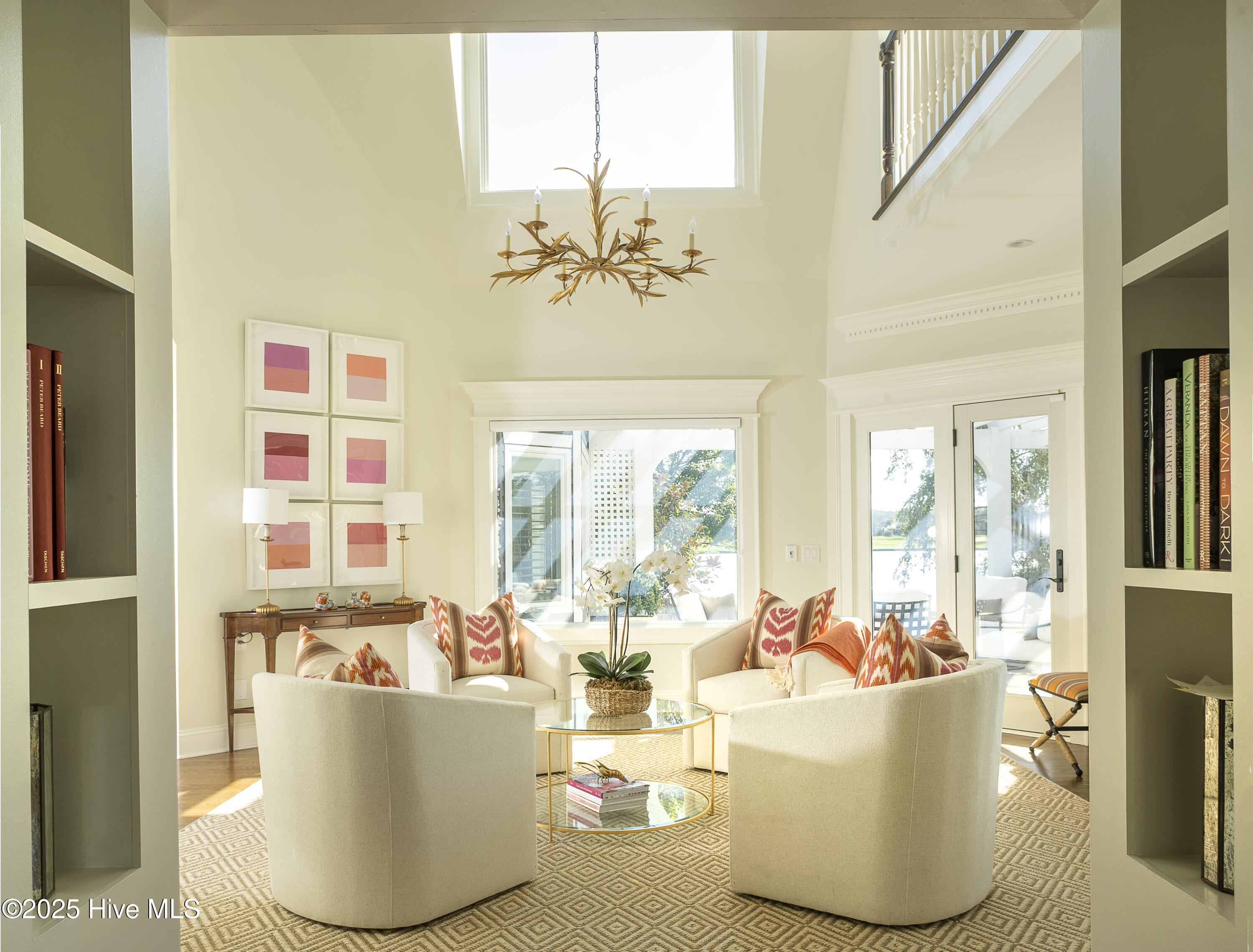 100536039 | Photo 15