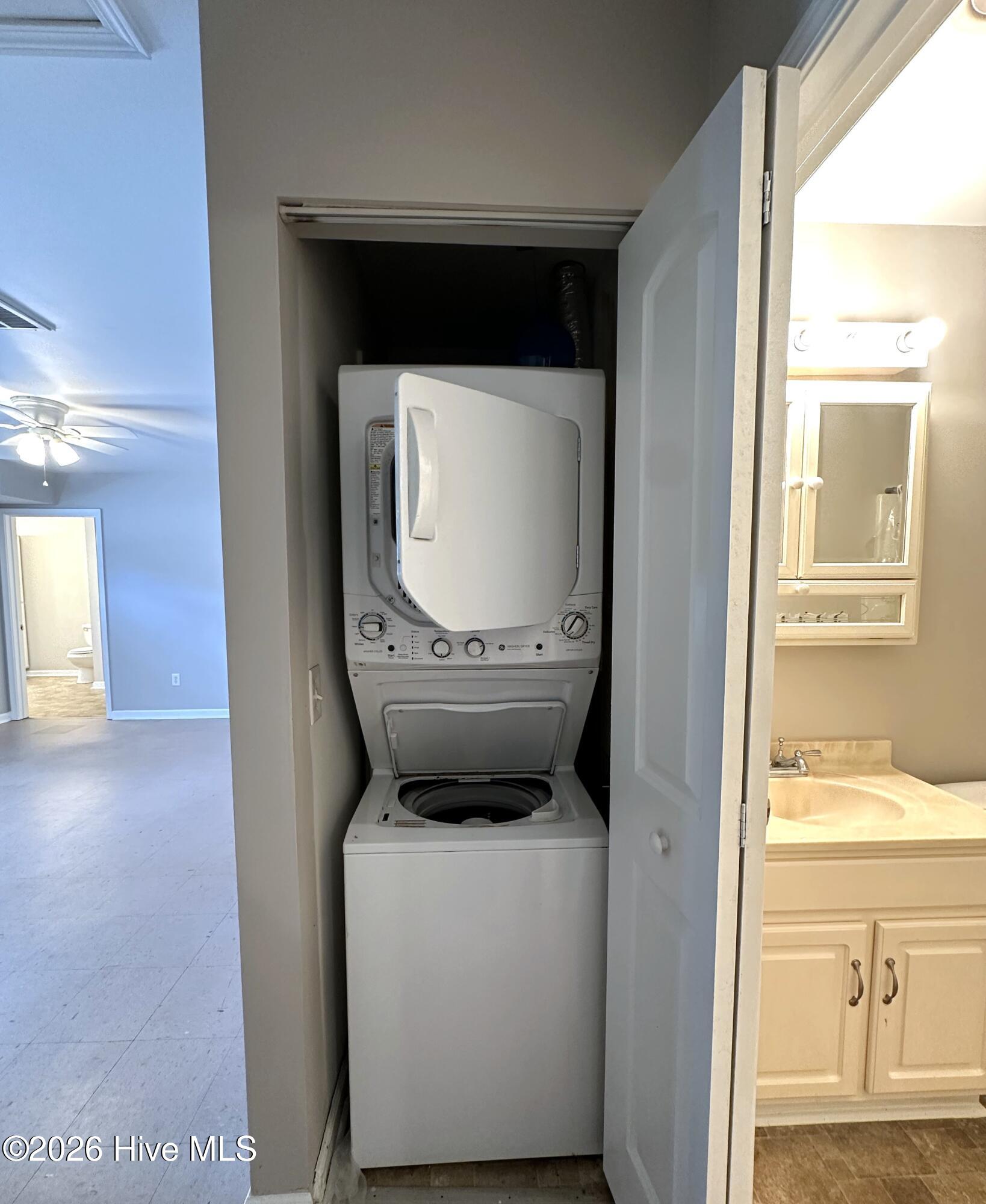 100552817 | Photo 10