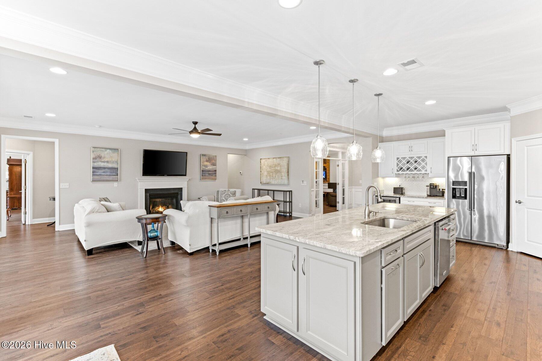 100551985 | Photo 22