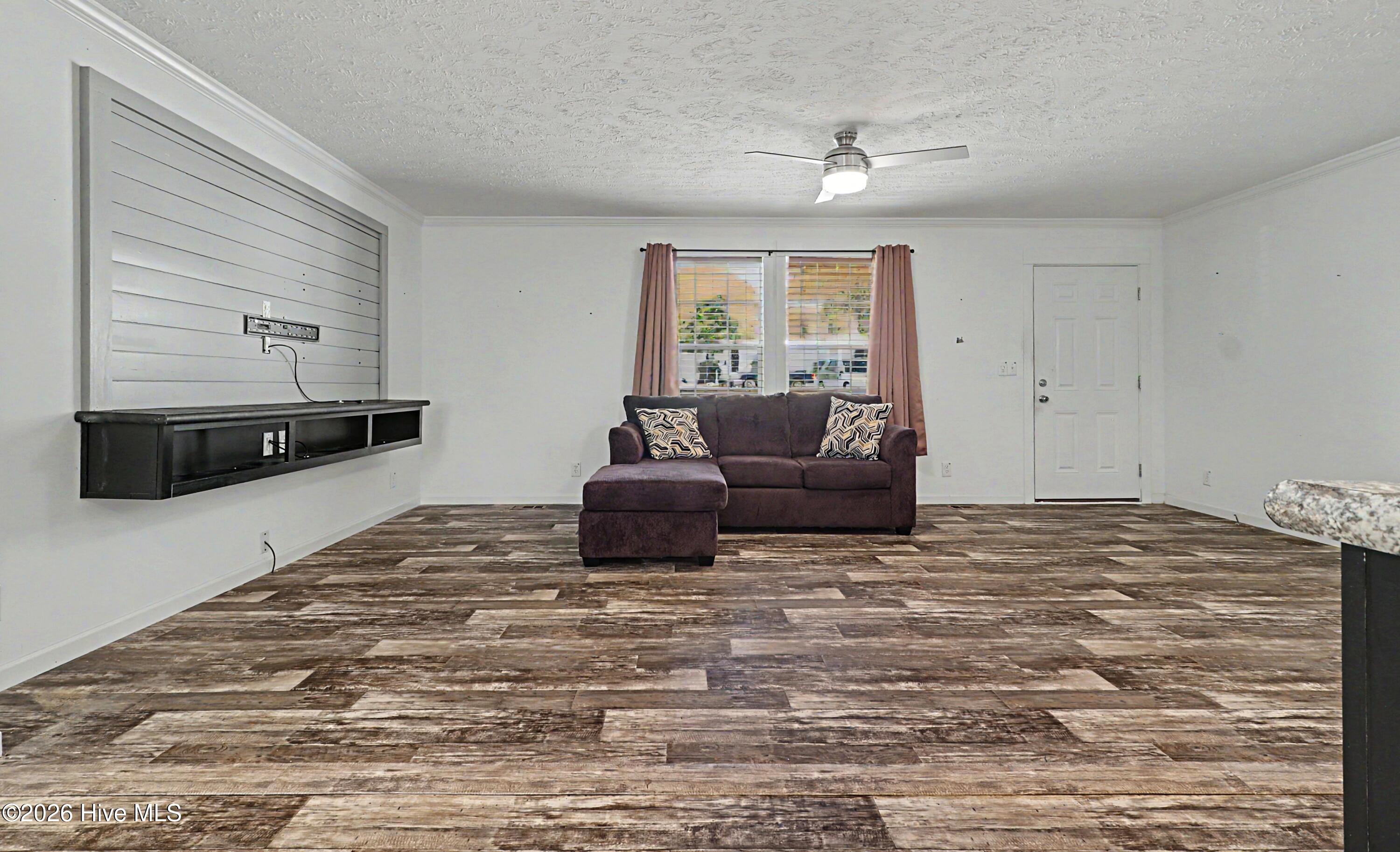 100559867 | Photo 13