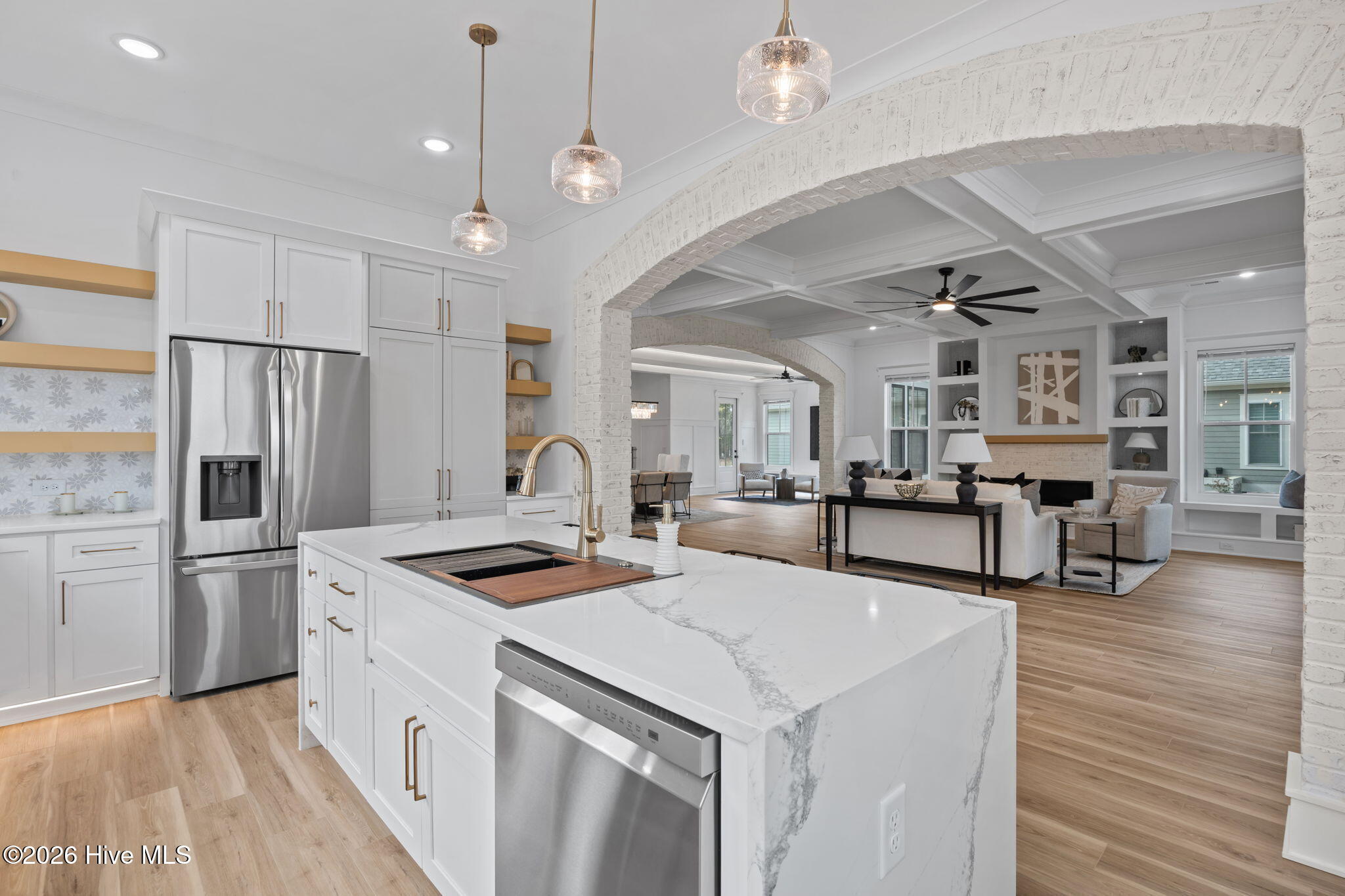 100561679 | Photo 10