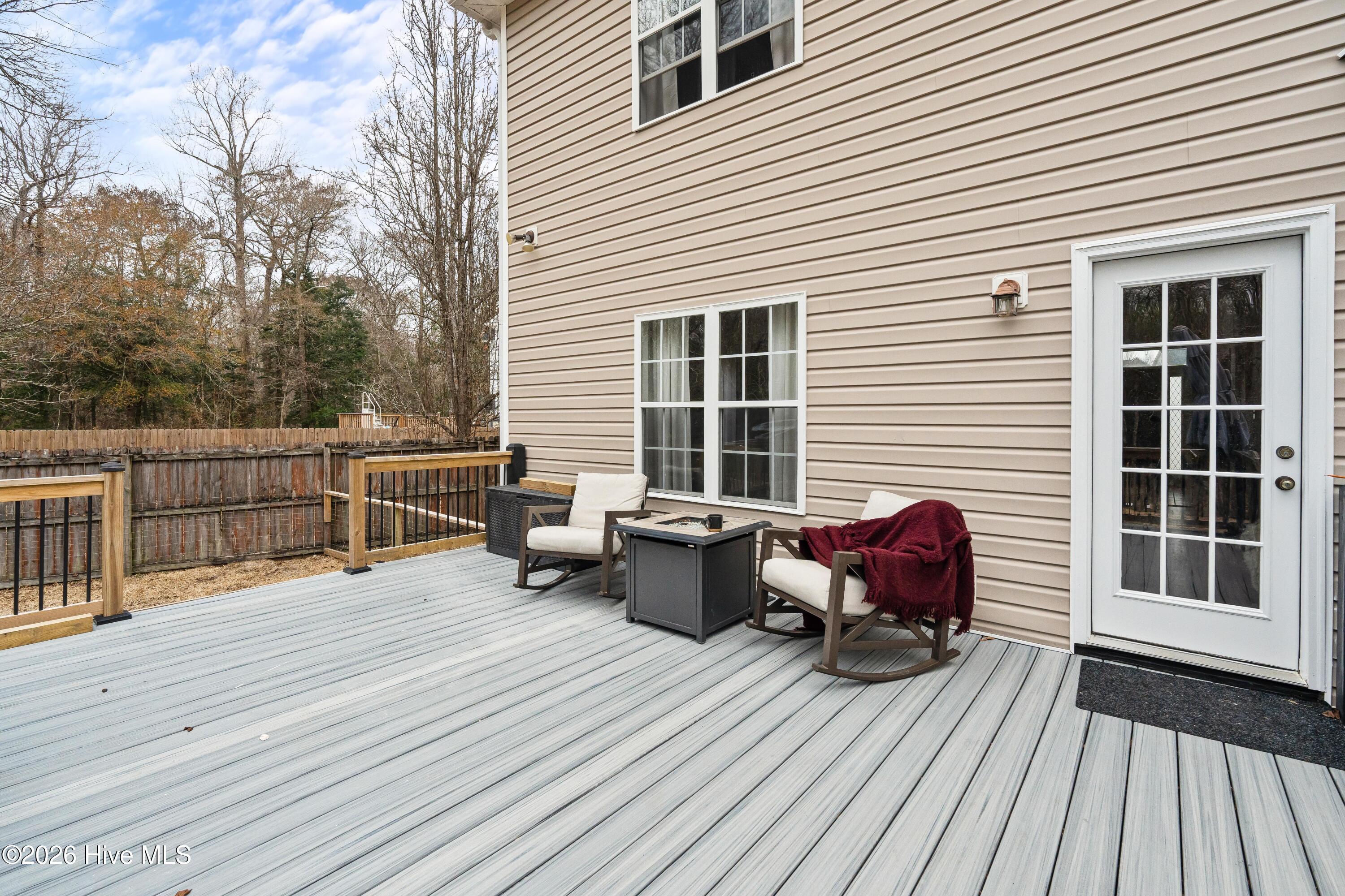 100556314 | Photo 60