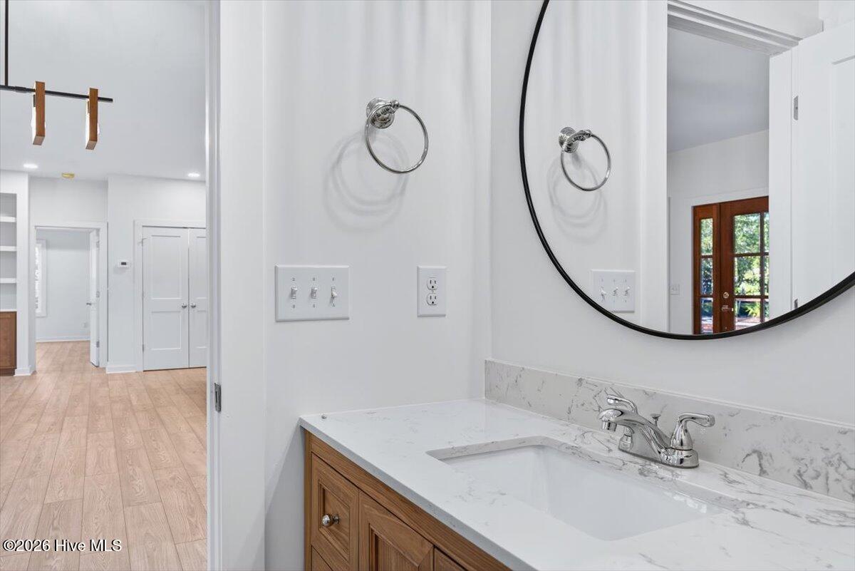 100508679 | Photo 20