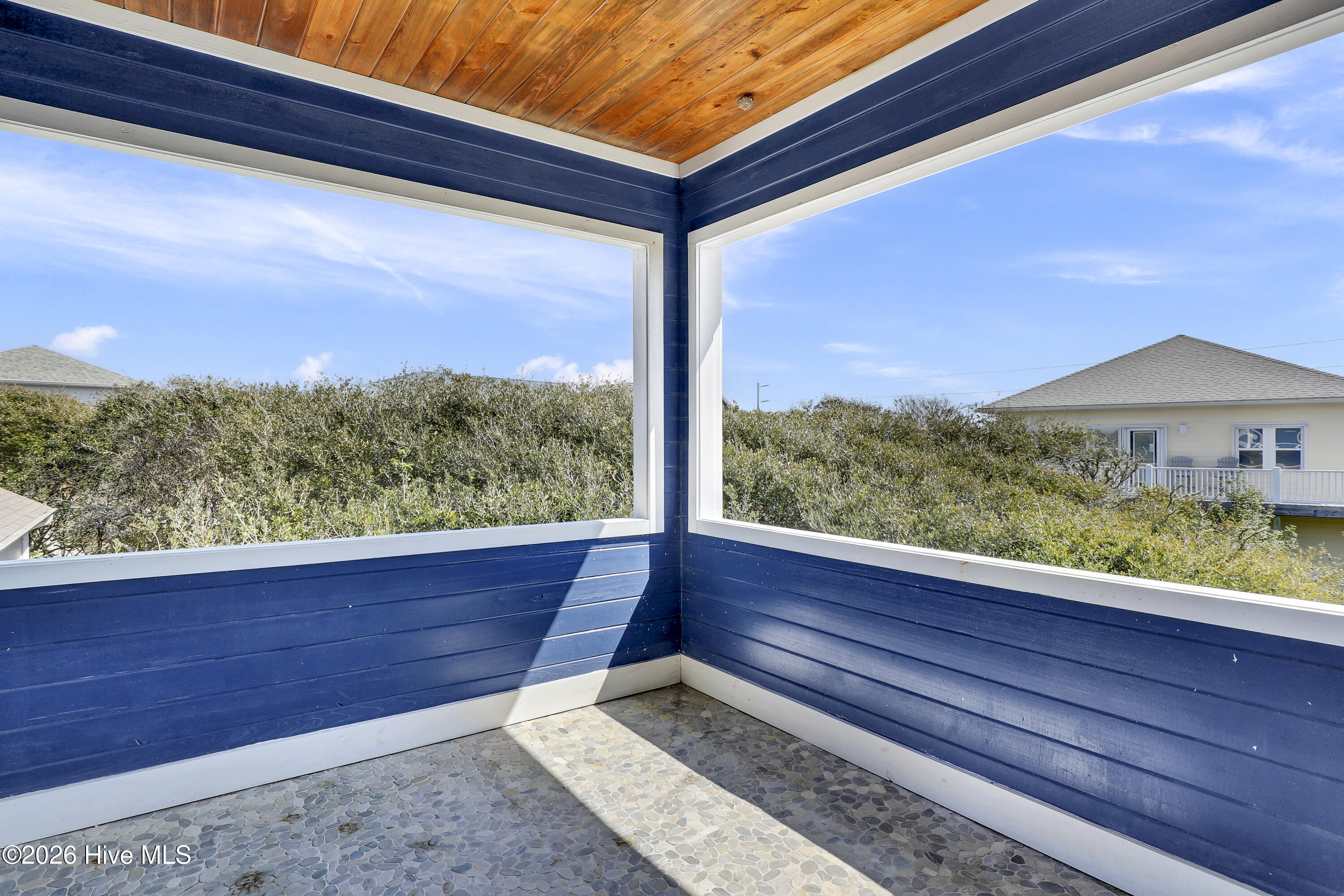 100551394 | Photo 30