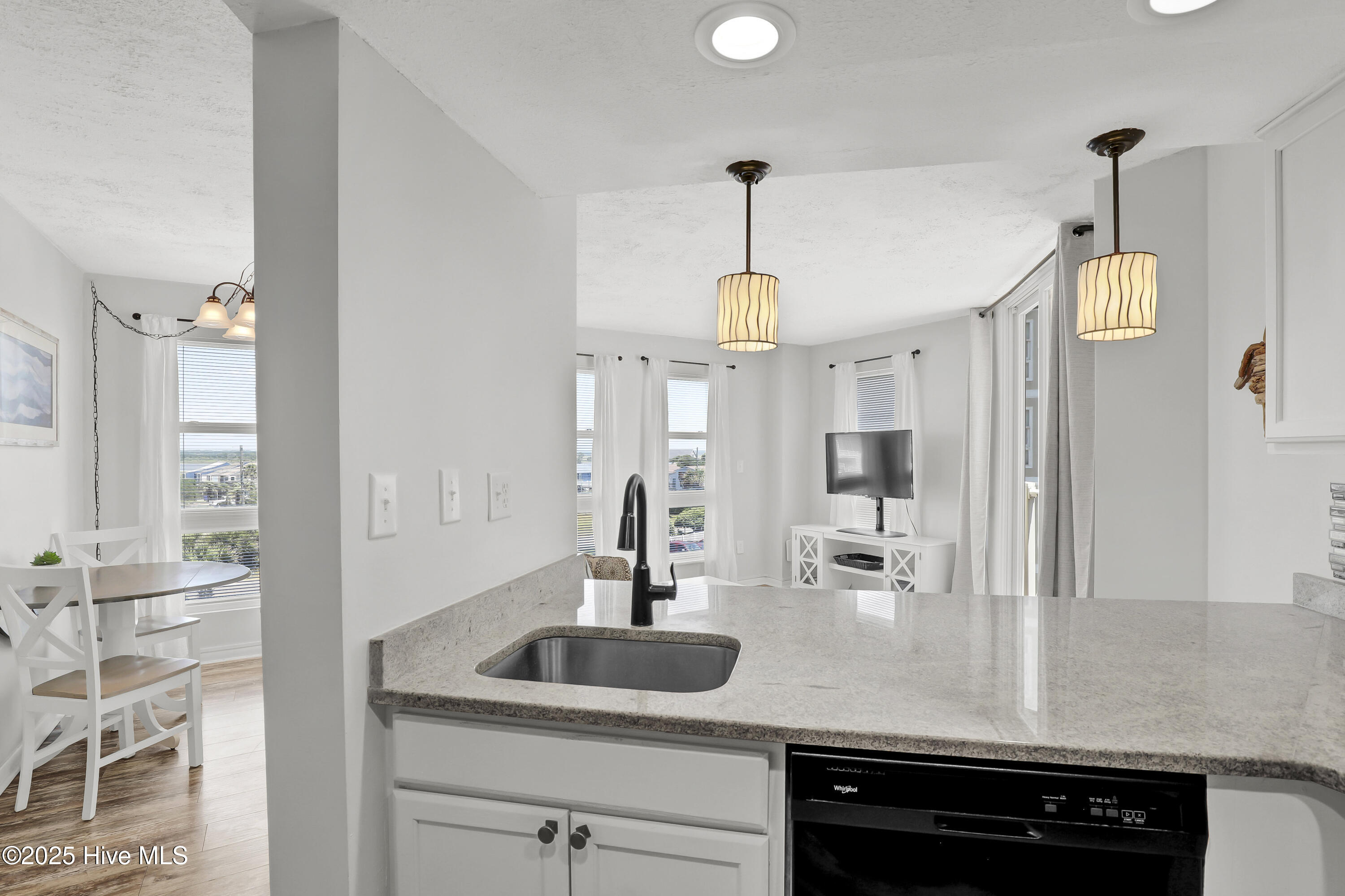 100520524 | Photo 18