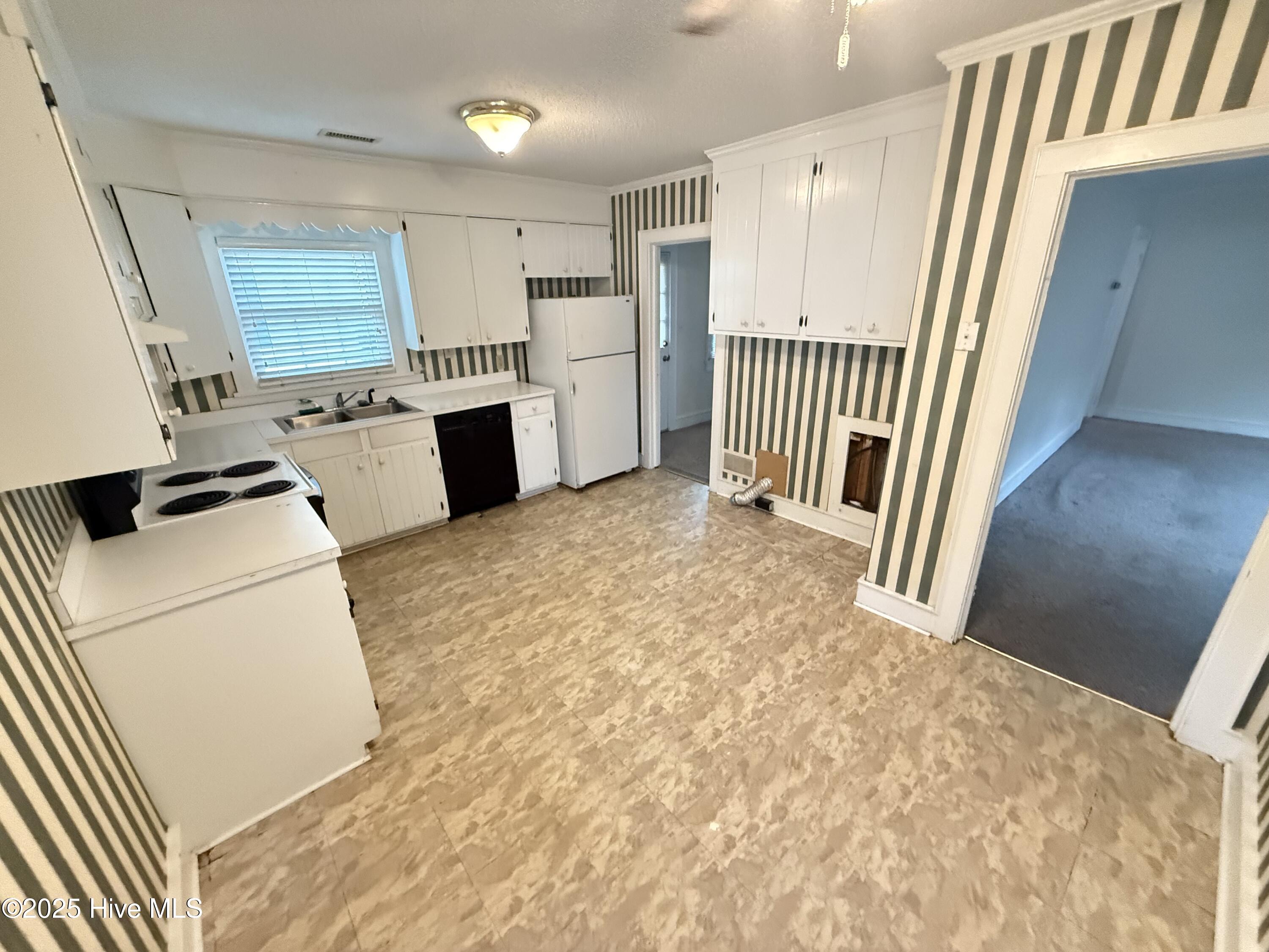 Homes for sale in Mount Olive, NC | 312 N Martin St, Mount Olive, NC 28365 | MLS# 100535720