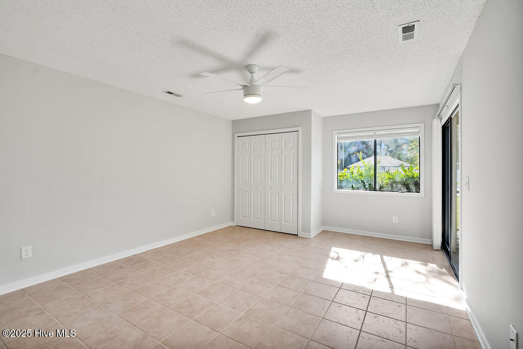 100540230 | Photo 18