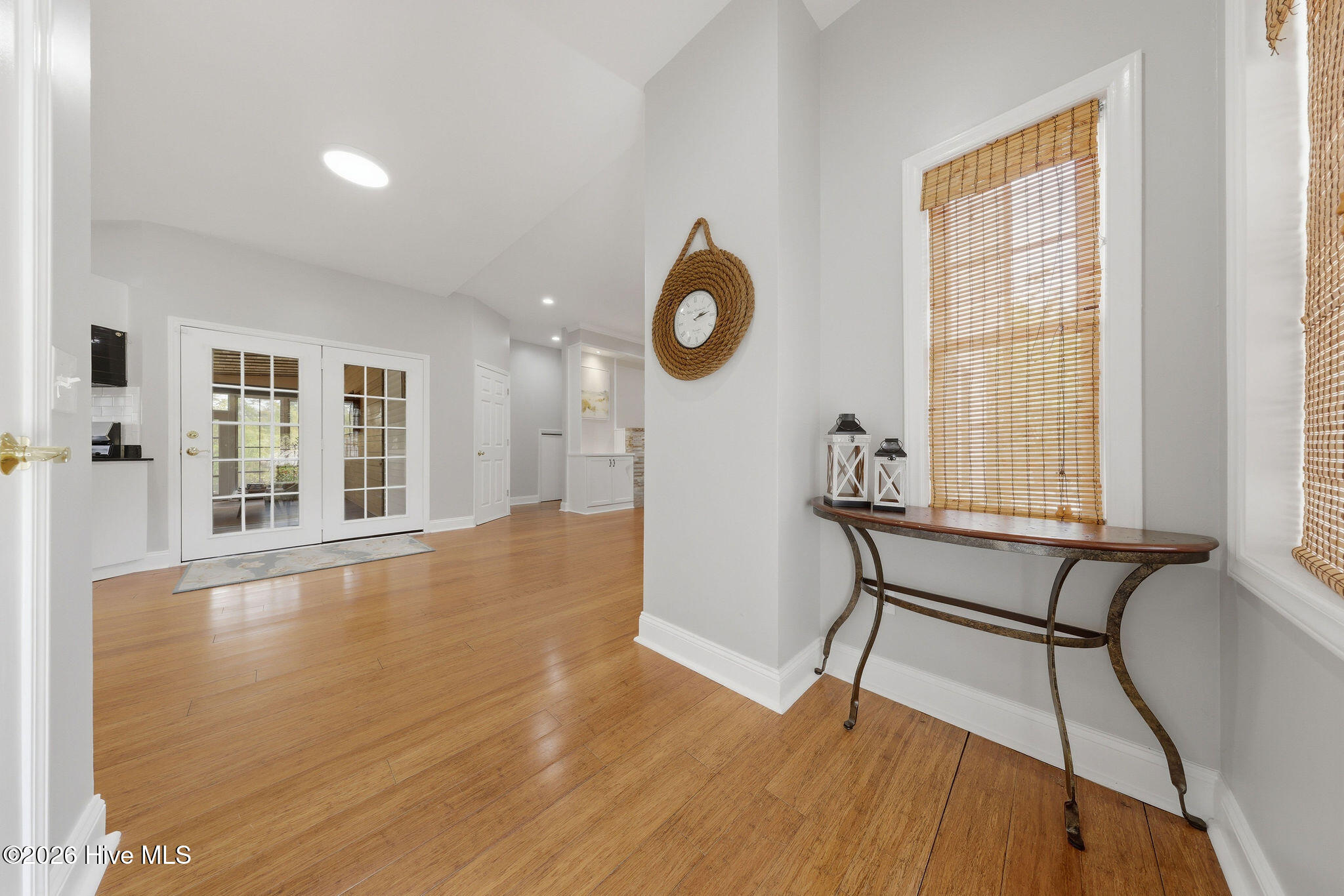 100565537 | Photo 50