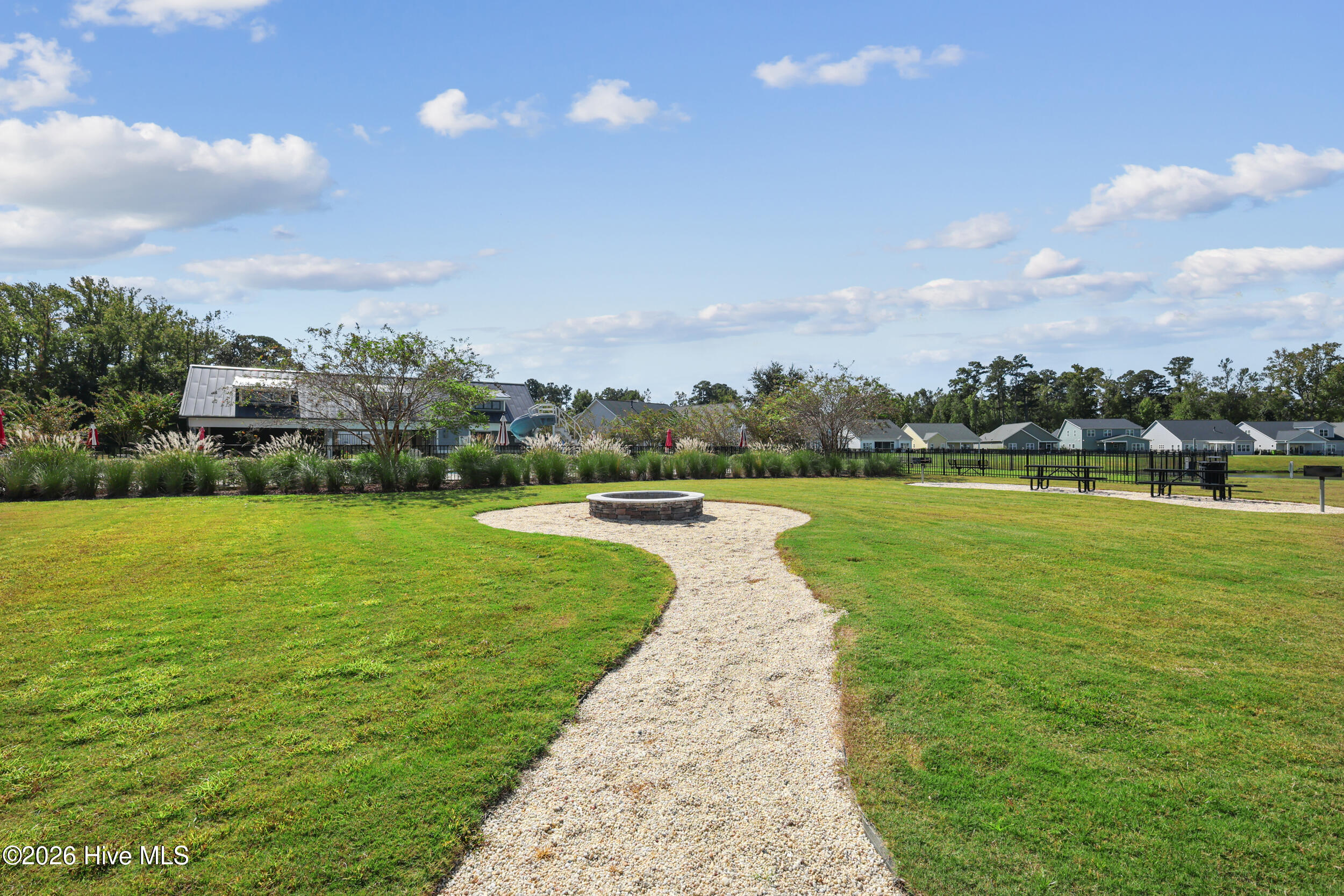 100548579 | Photo 31