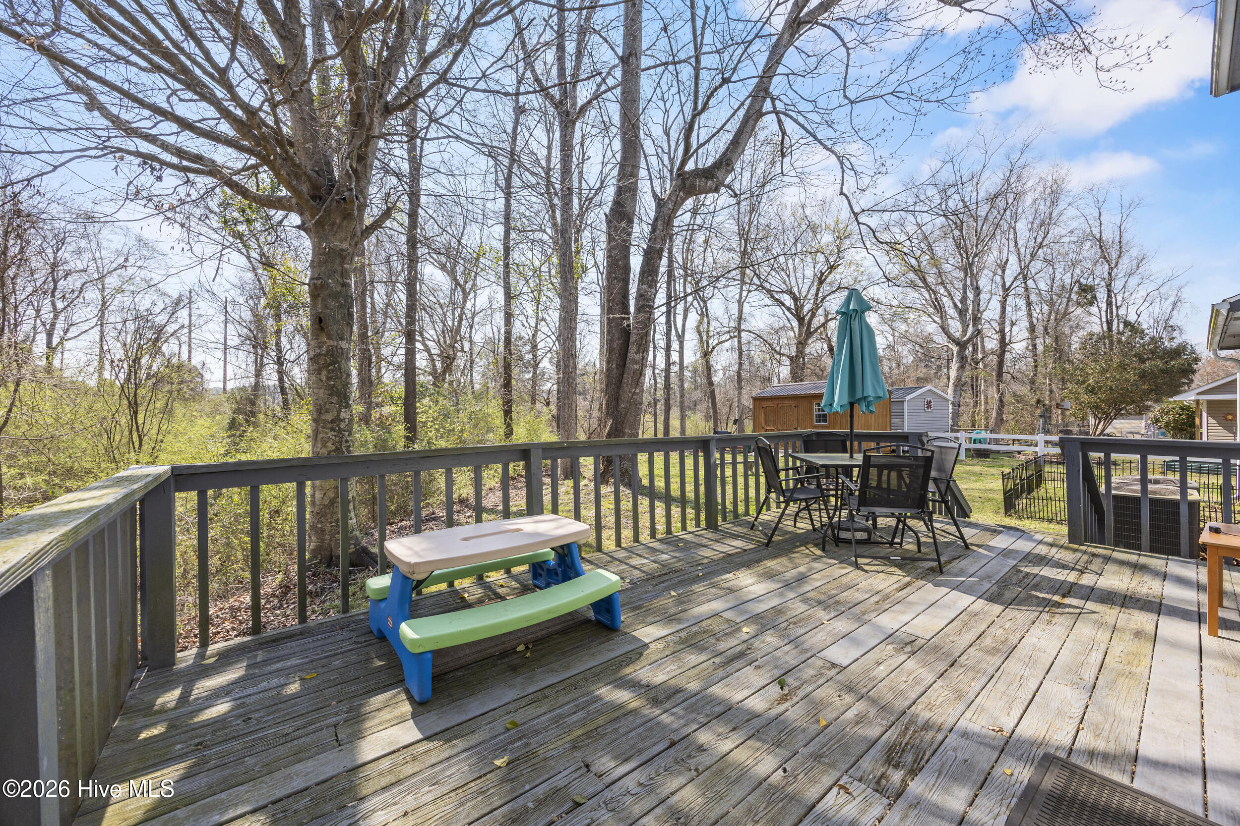 100560649 | Photo 42