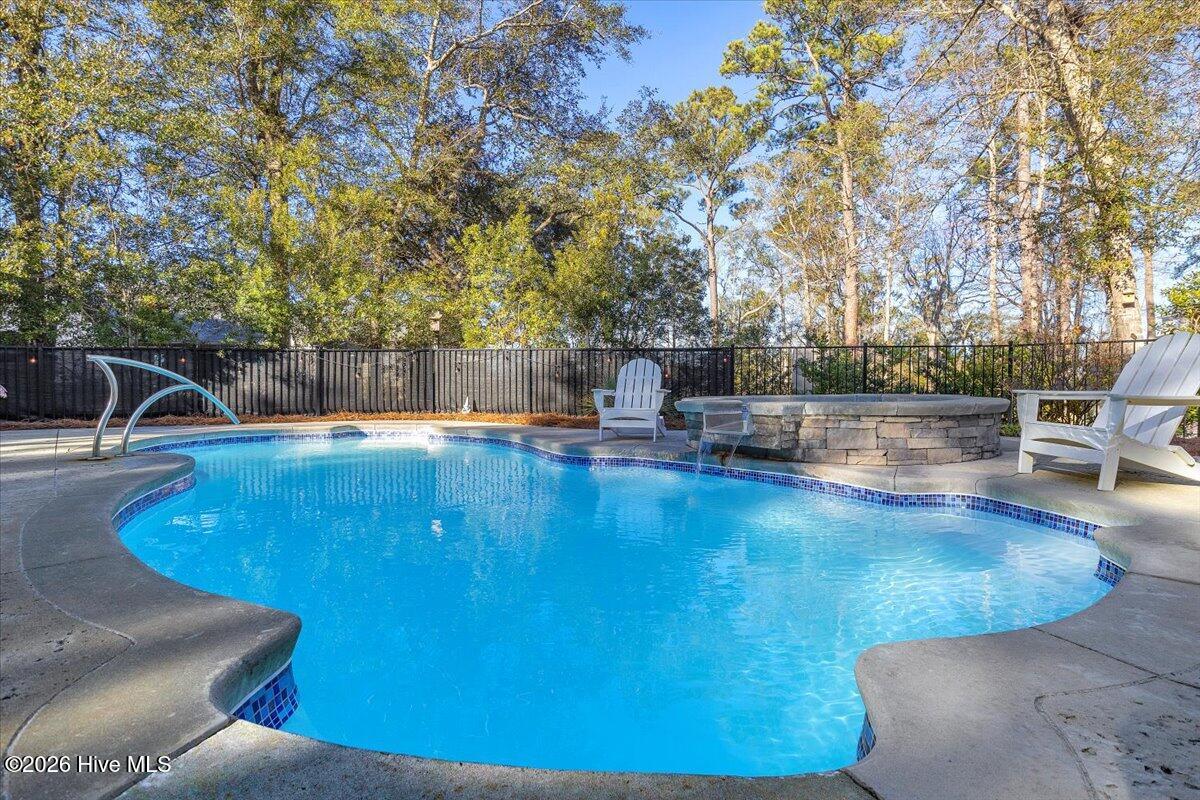 100552702 | Photo 57