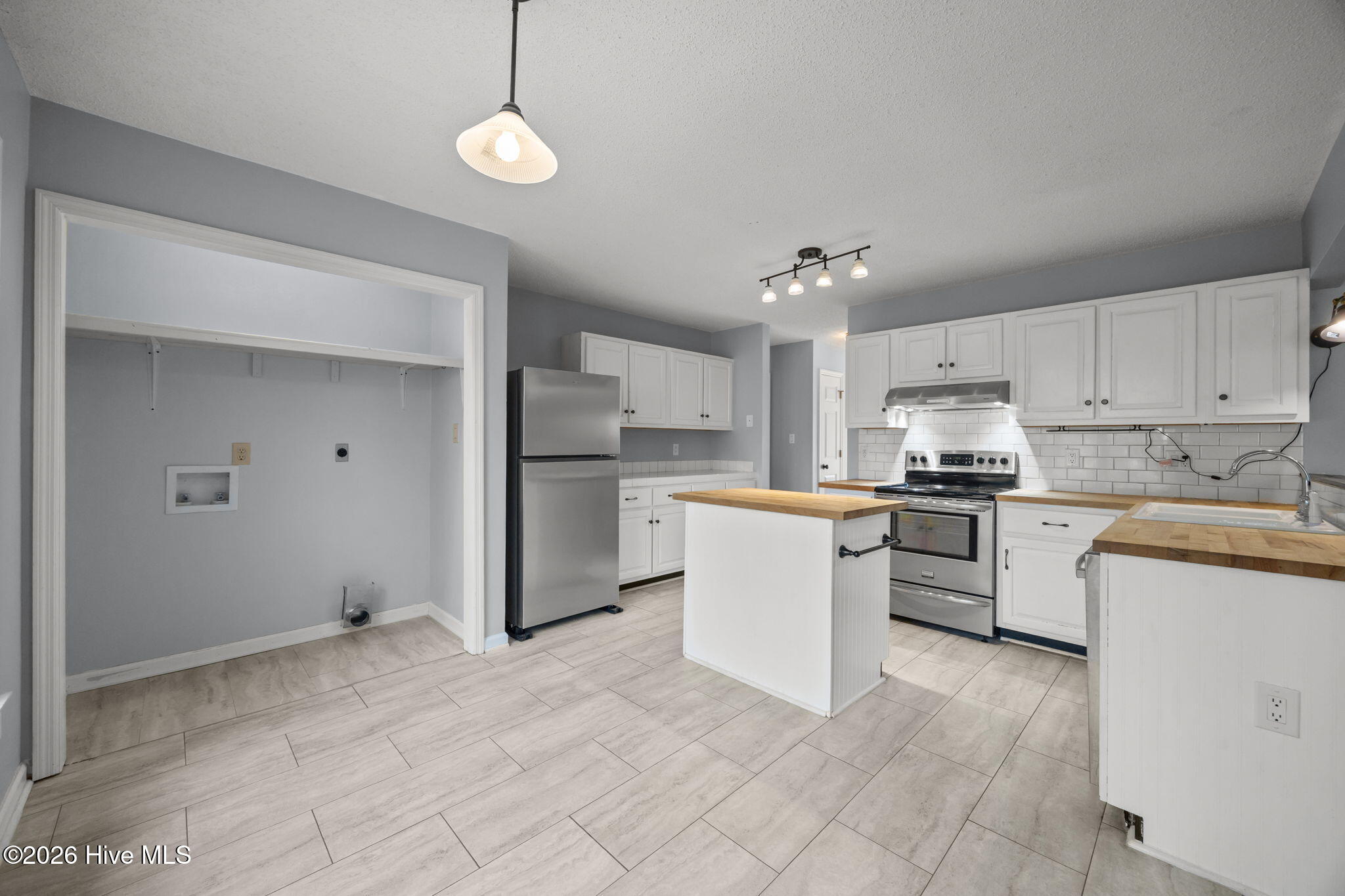 100552786 | Photo 12