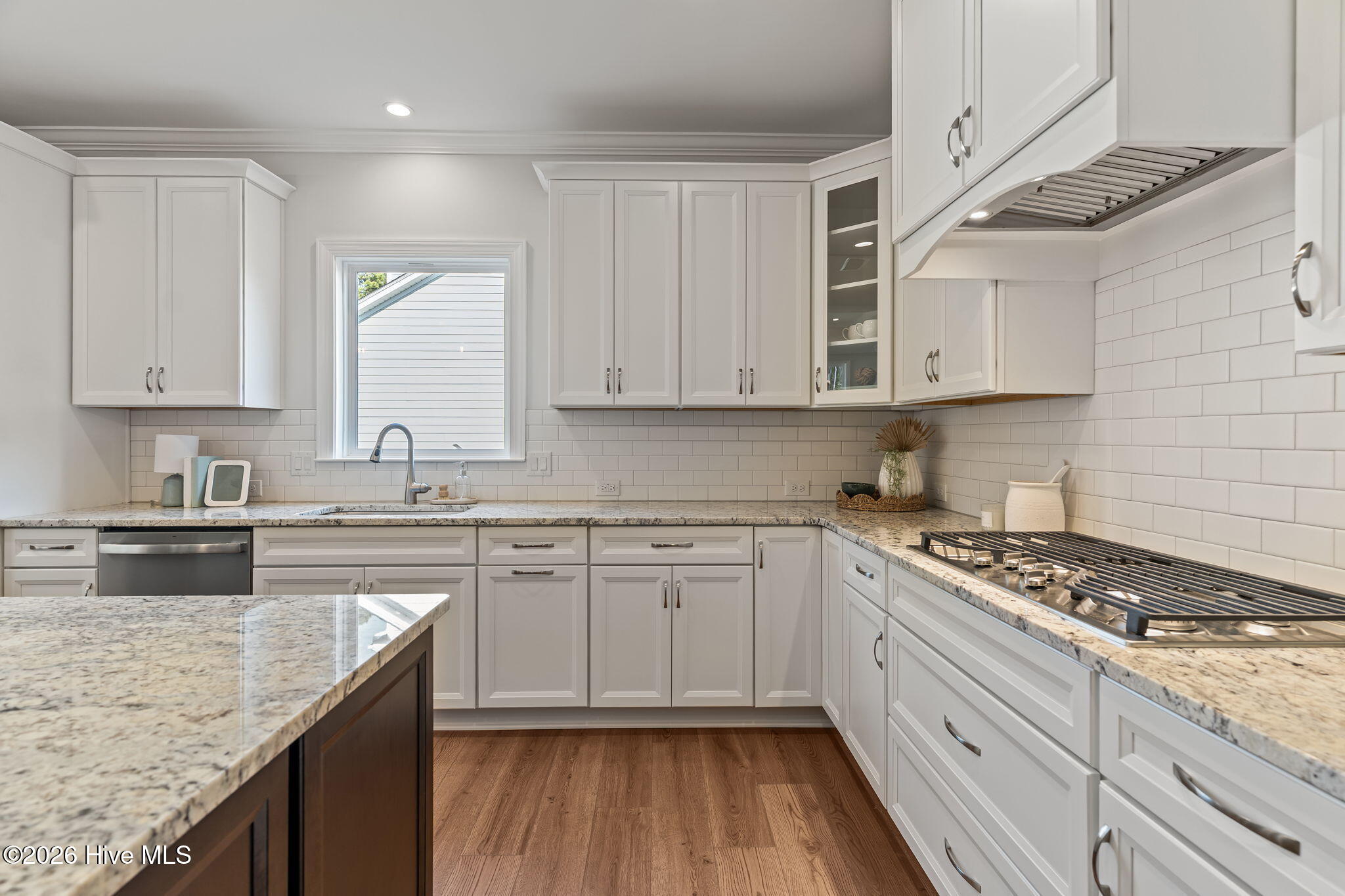 100554681 | Photo 20