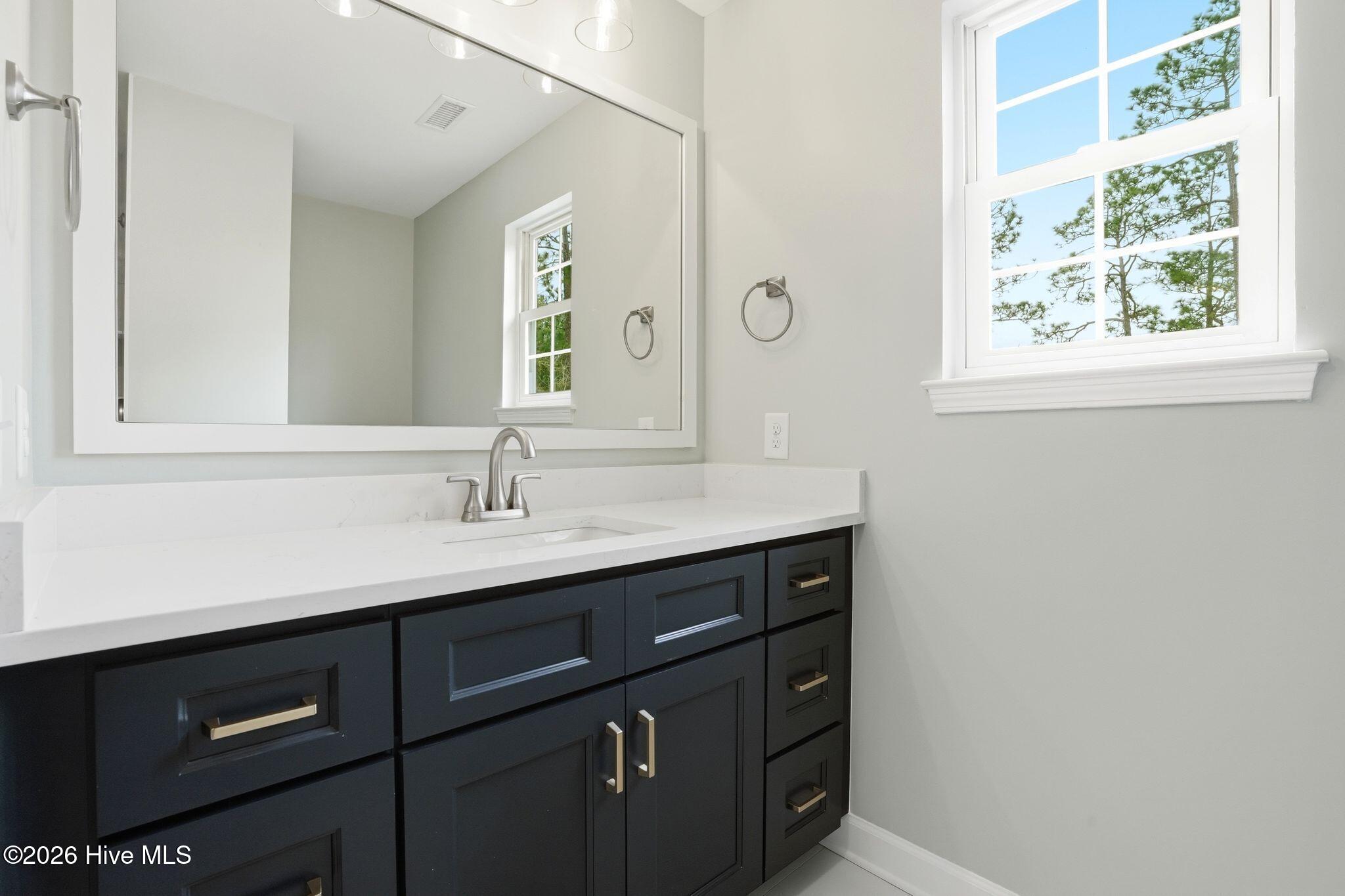 100557093 | Photo 52