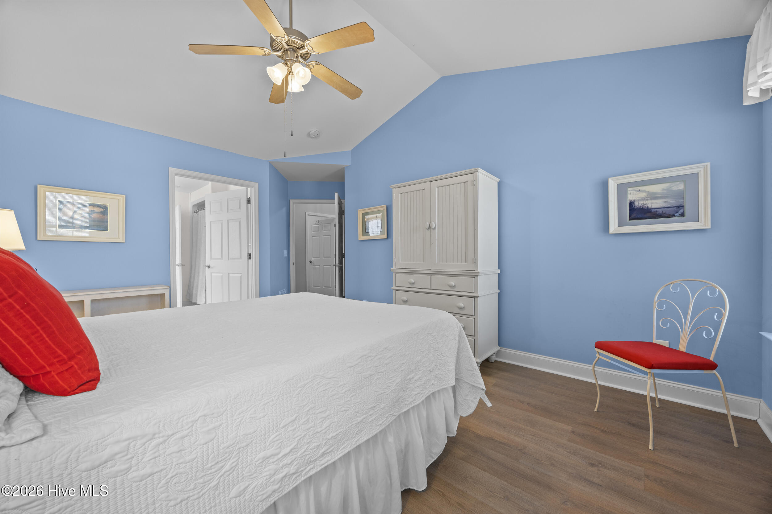 100555445 | Photo 24