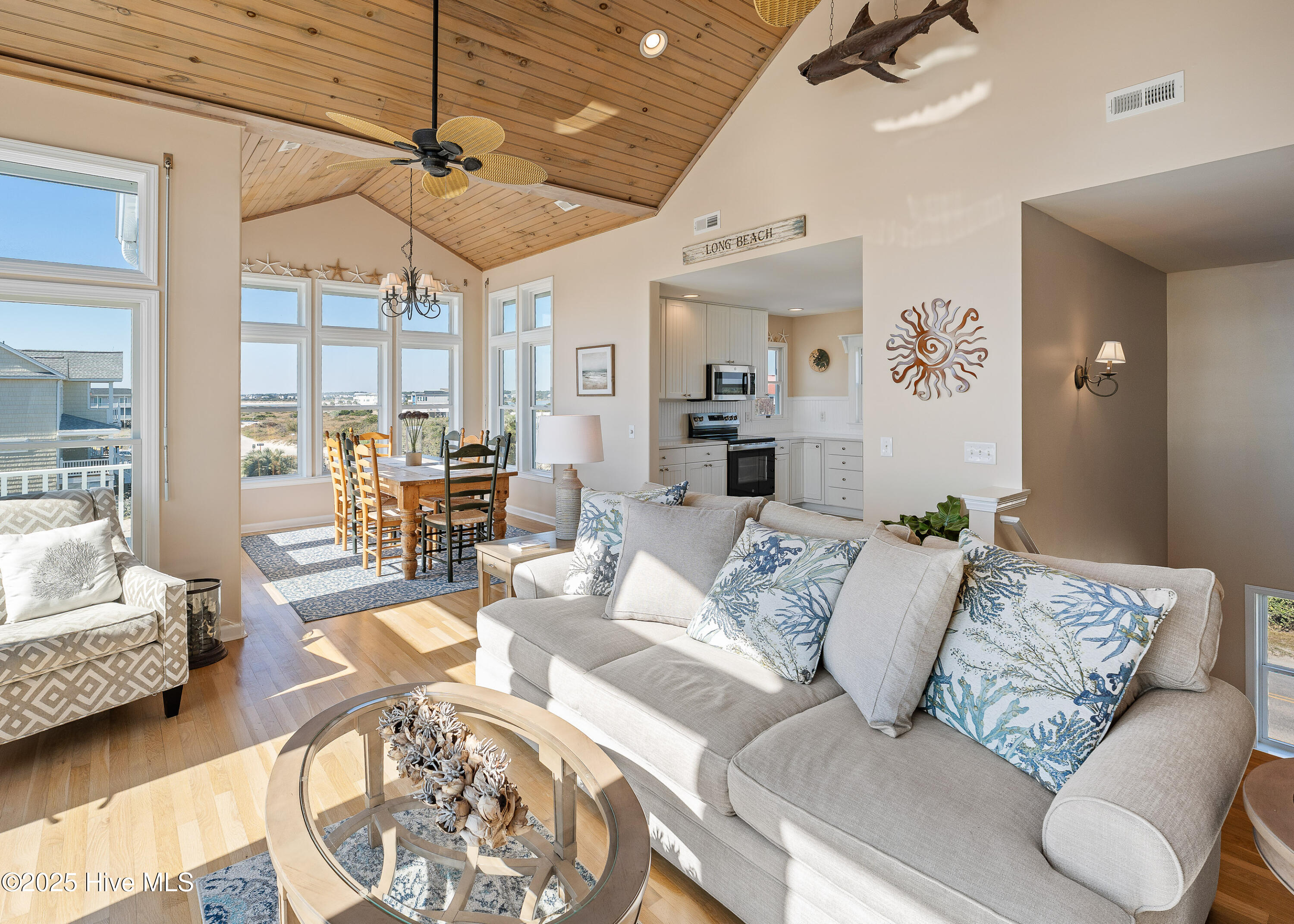 100541150 | Photo 18