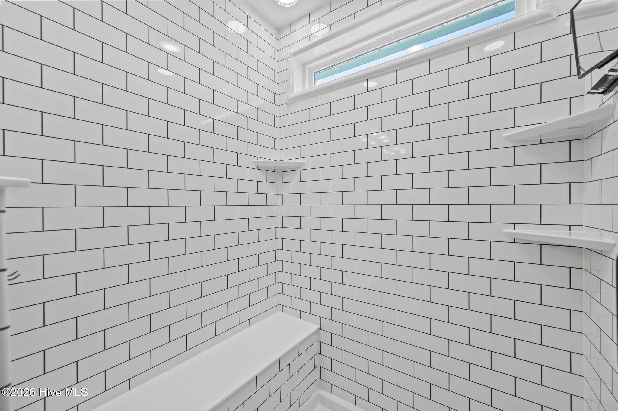 100567442 | Photo 24