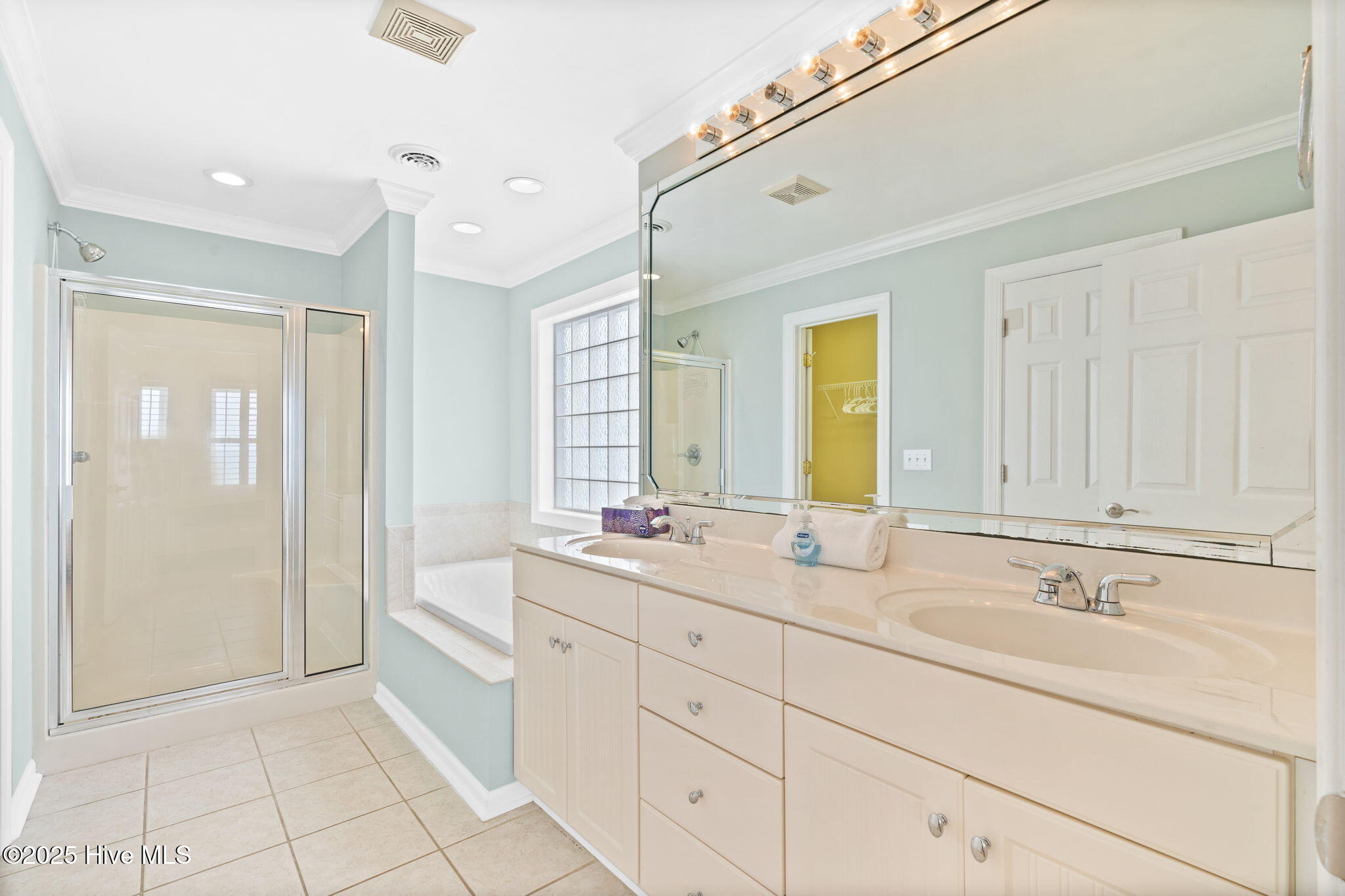 100498196 | Photo 55