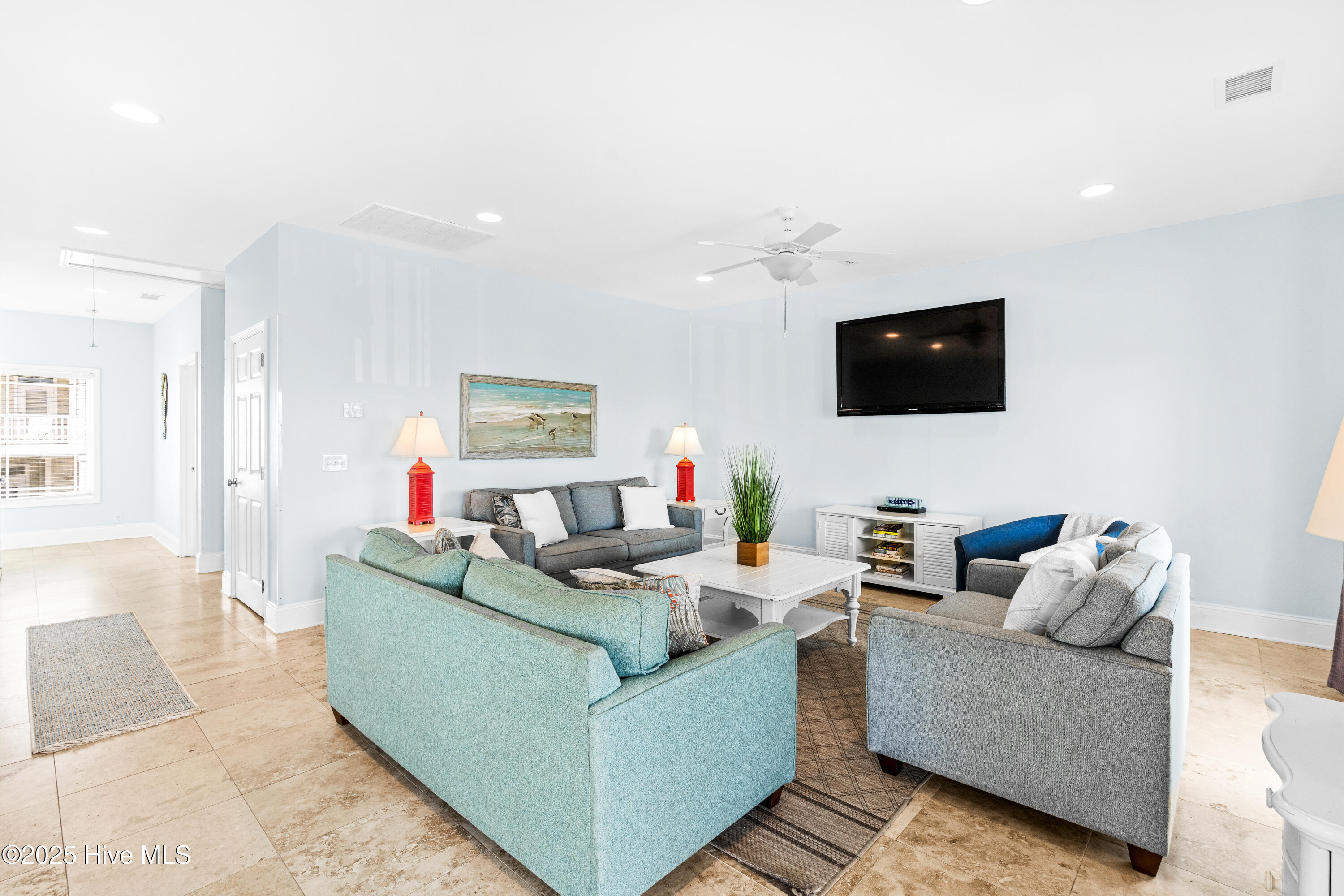 100530608 | Photo 43