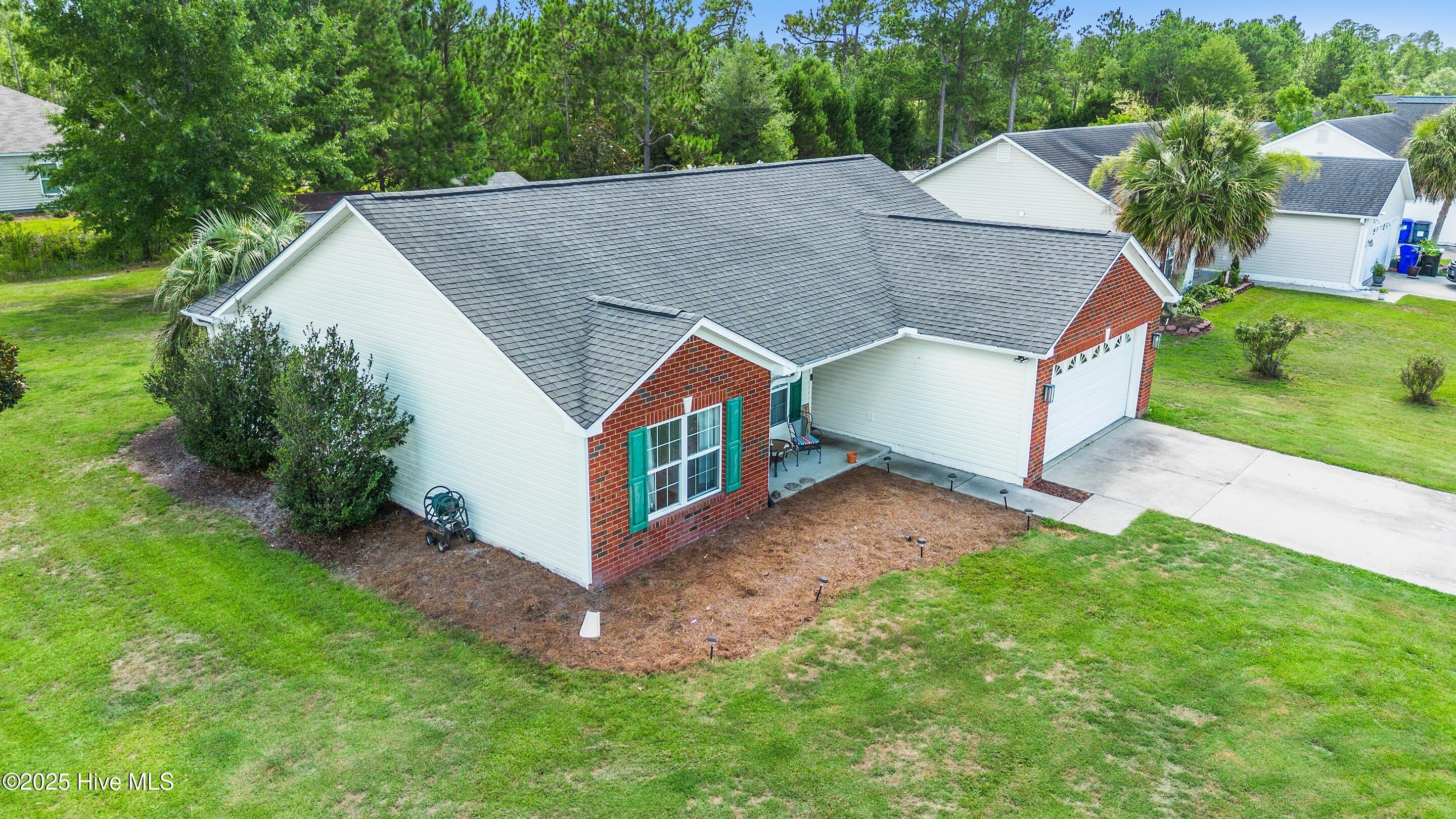 100519880 | Photo 30