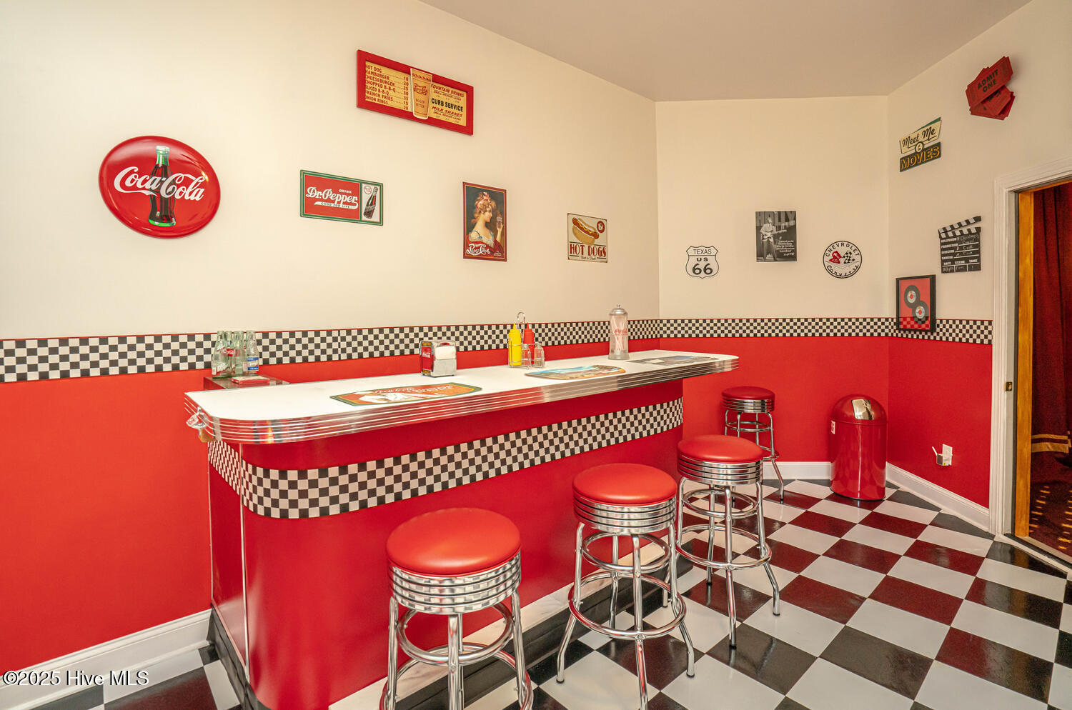 100534571 | Photo 58