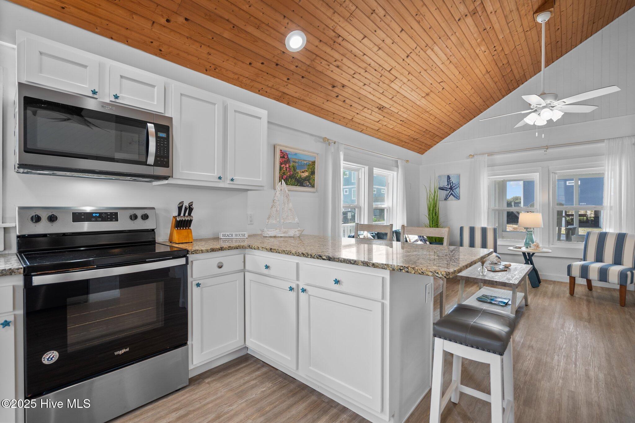 100537194 | Photo 78