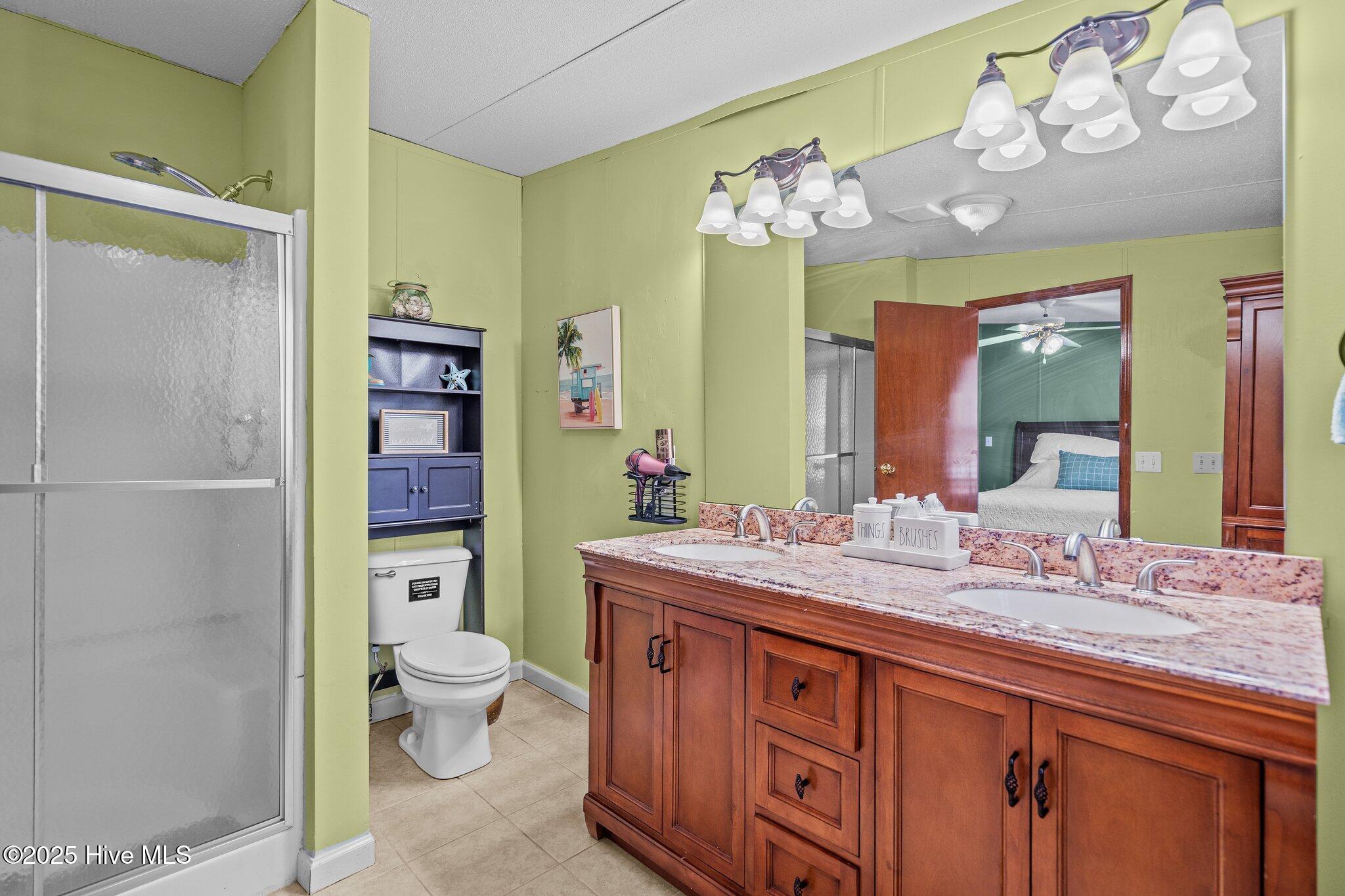 100564611 | Photo 14