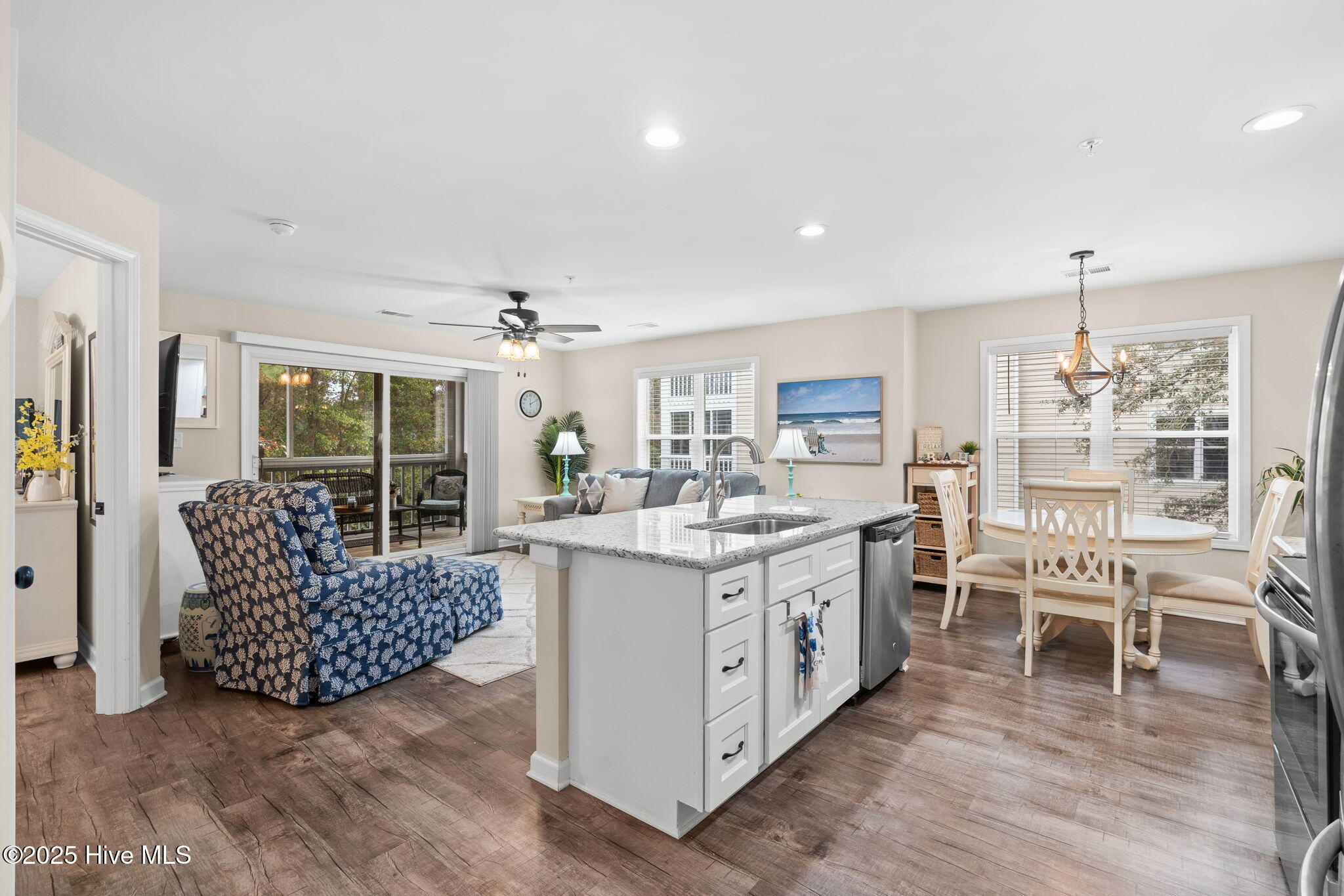 100544081 | Photo 10