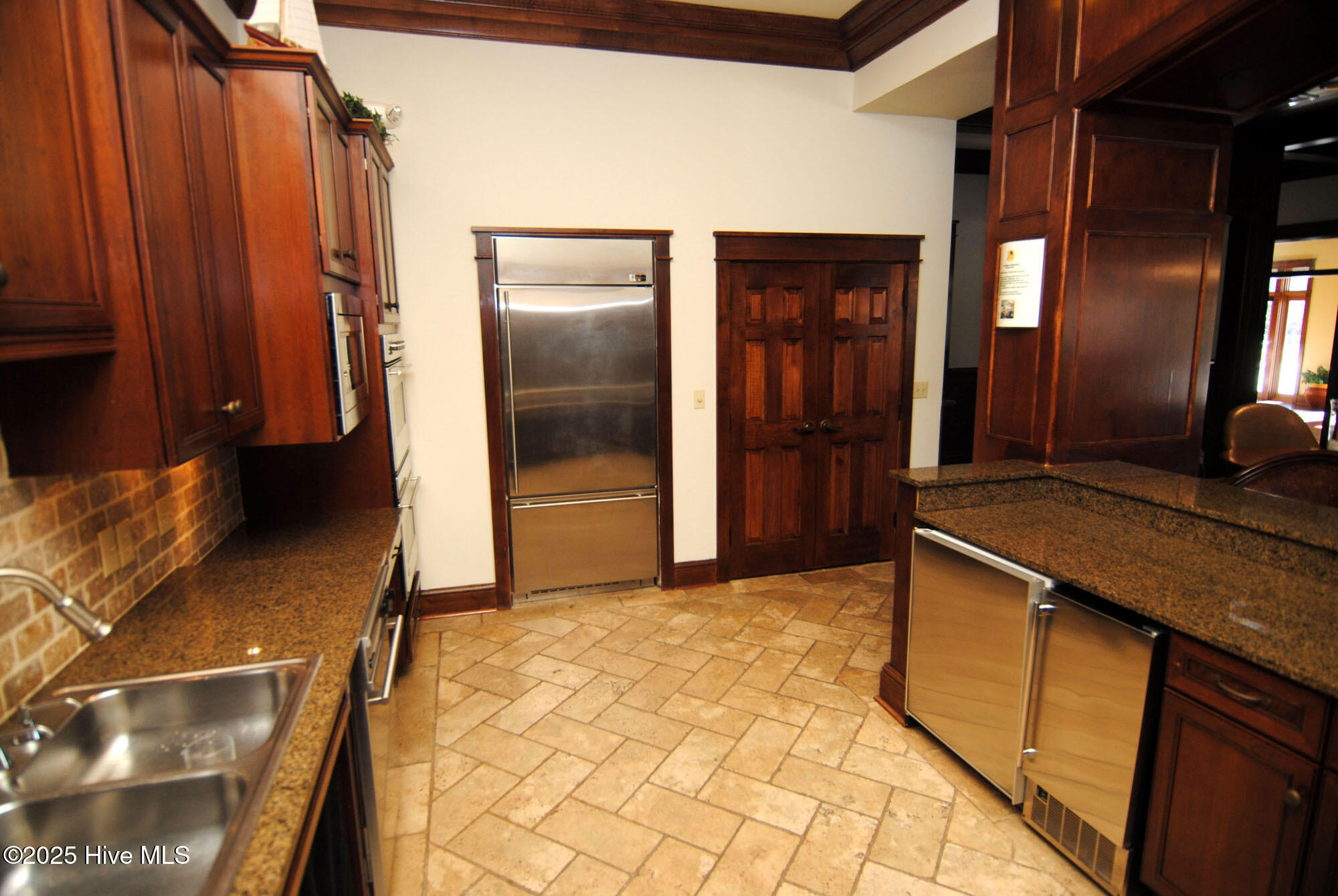 100536723 | Photo 68