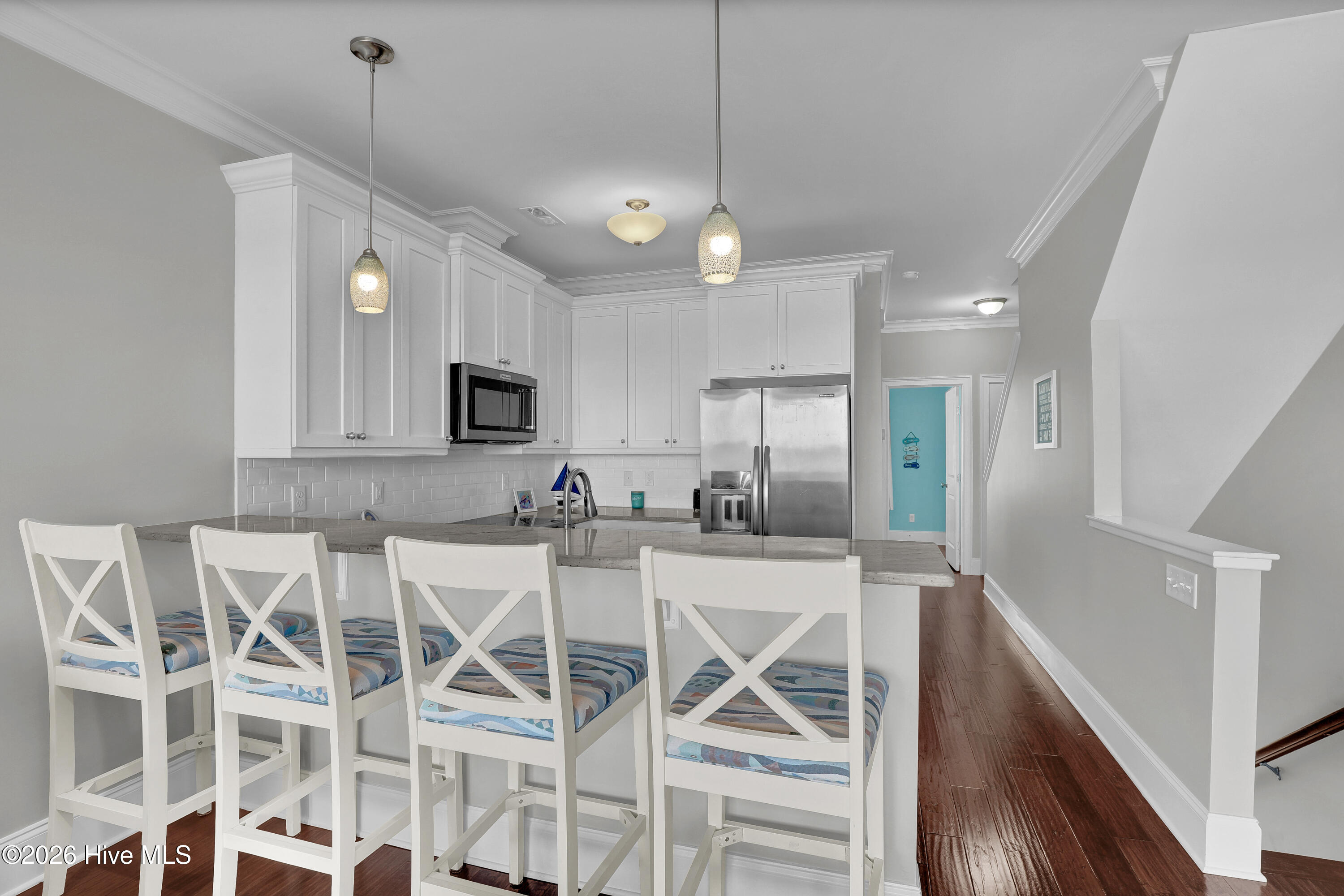 100548325 | Photo 13