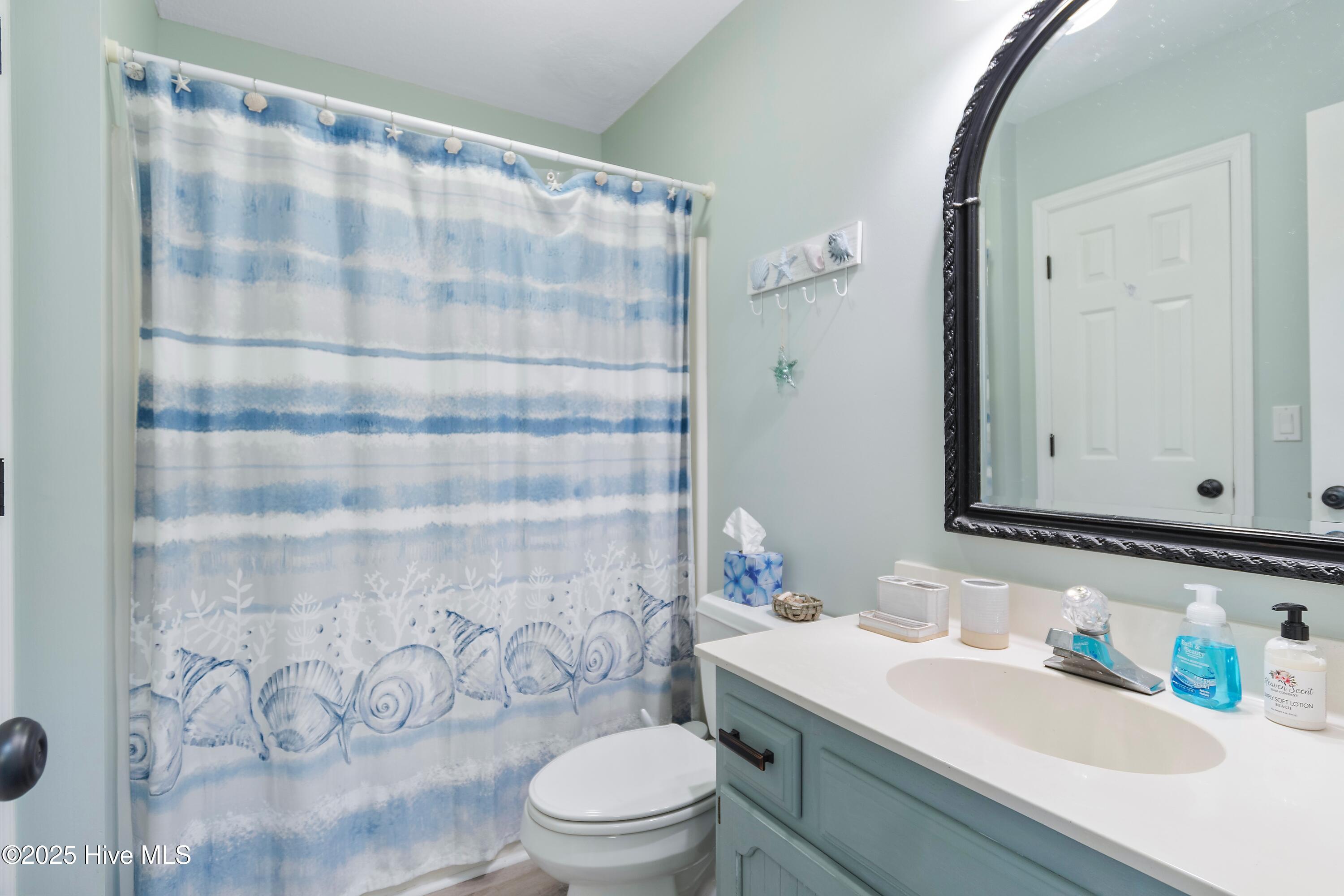 100537972 | Photo 35