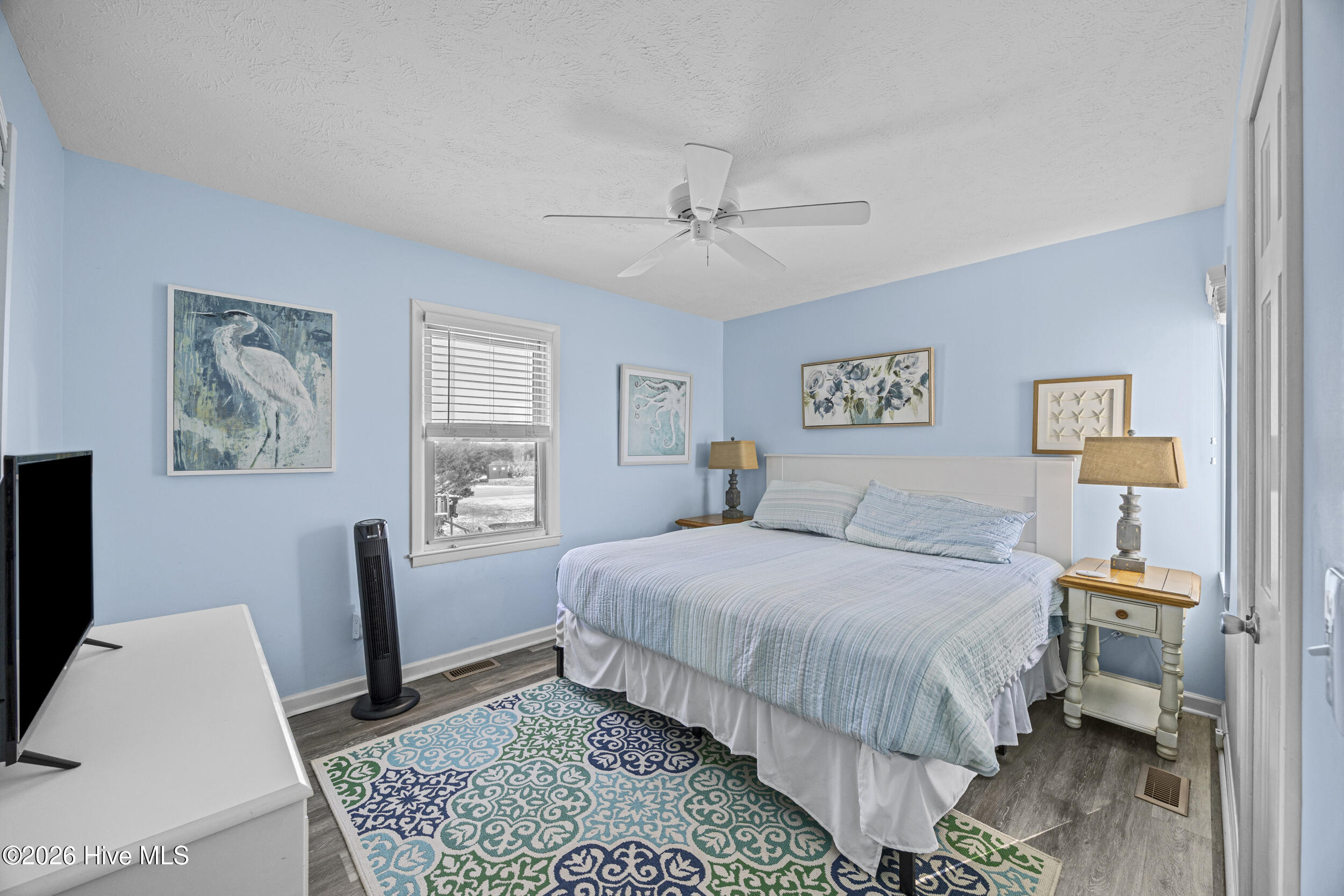 100568545 | Photo 41