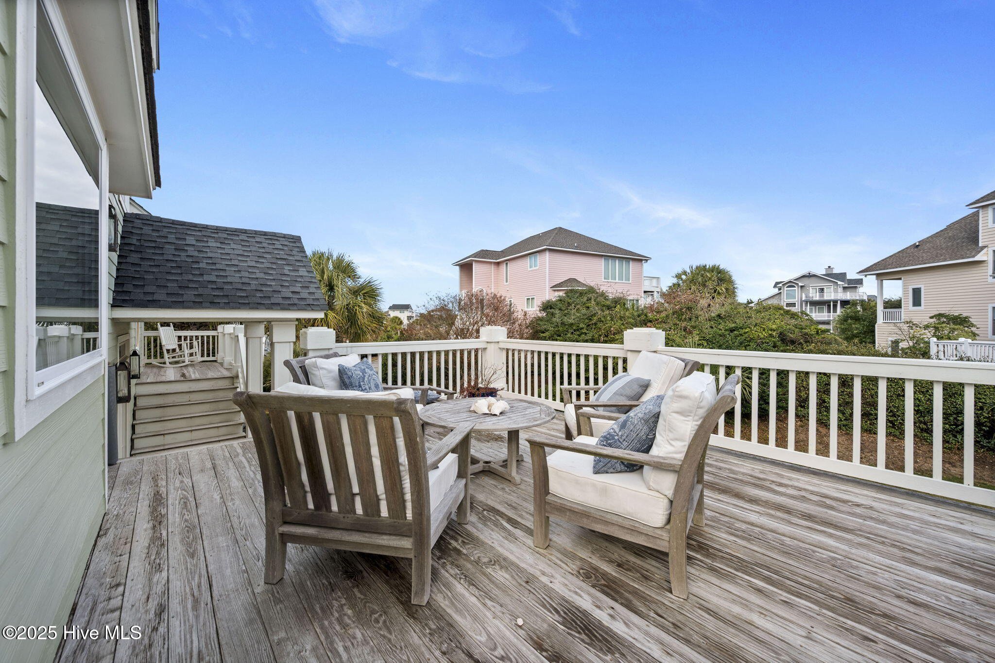 100544331 | Photo 42