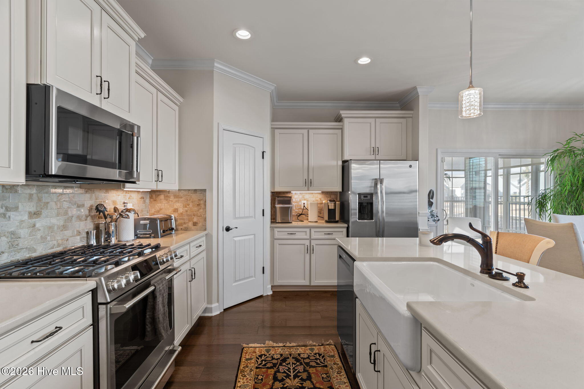 100557364 | Photo 21