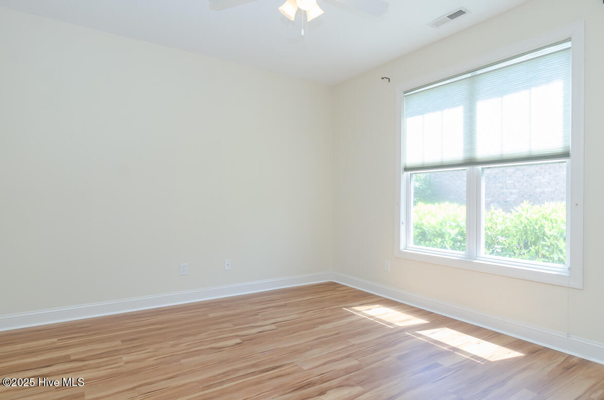 100539941 | Photo 18