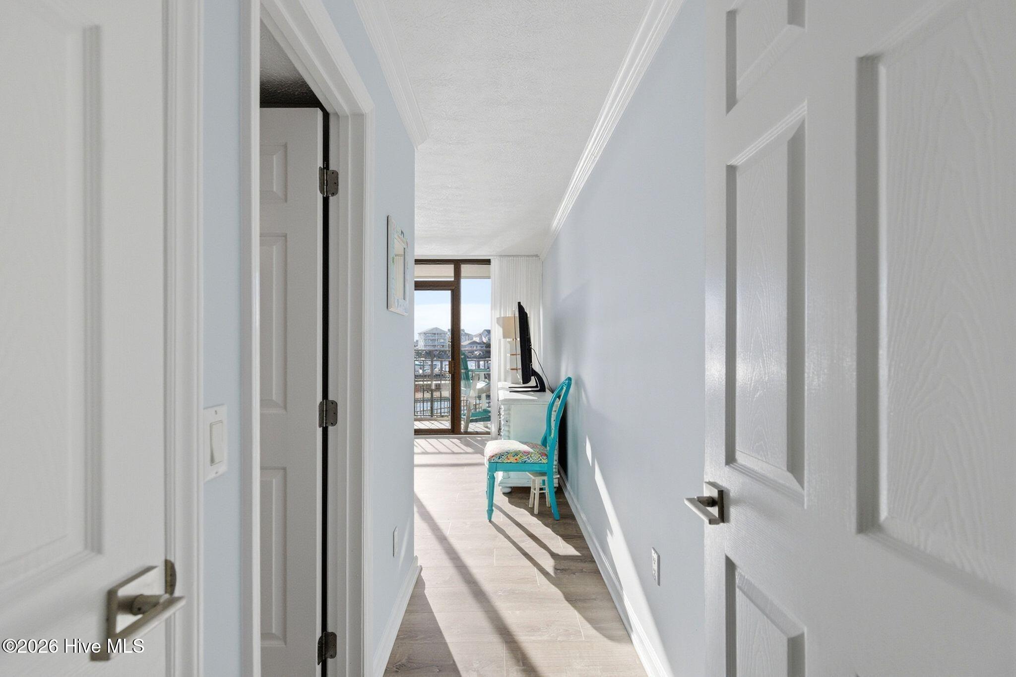 100560958 | Photo 18