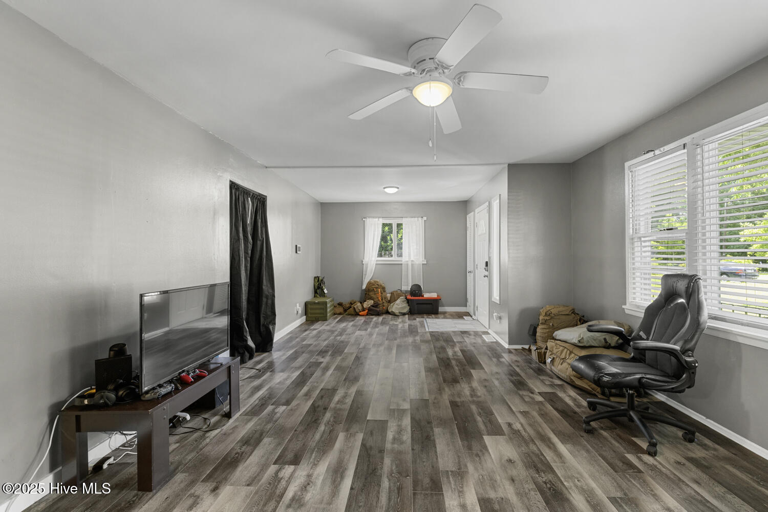 100512927 | Photo 11