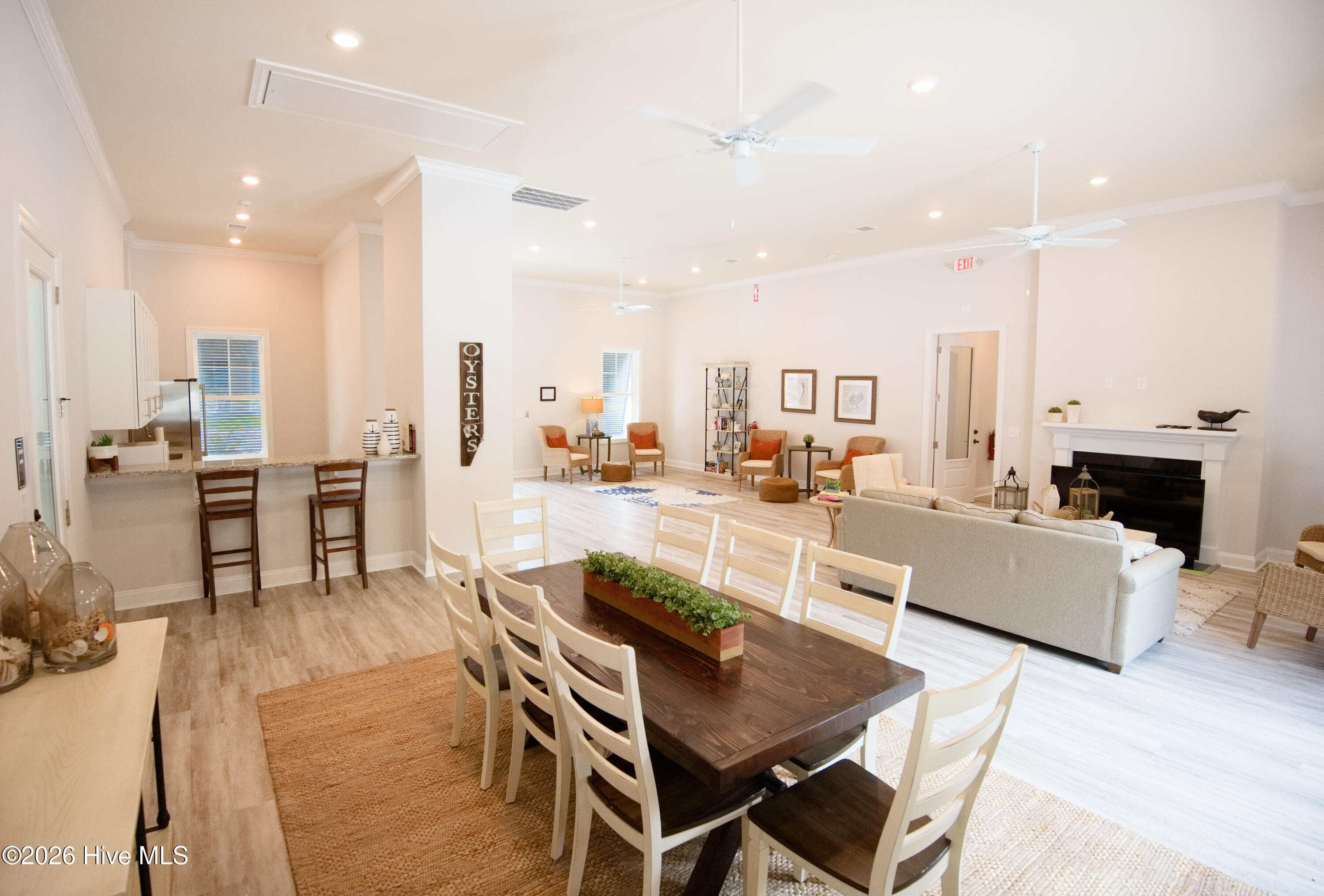 100559386 | Photo 63