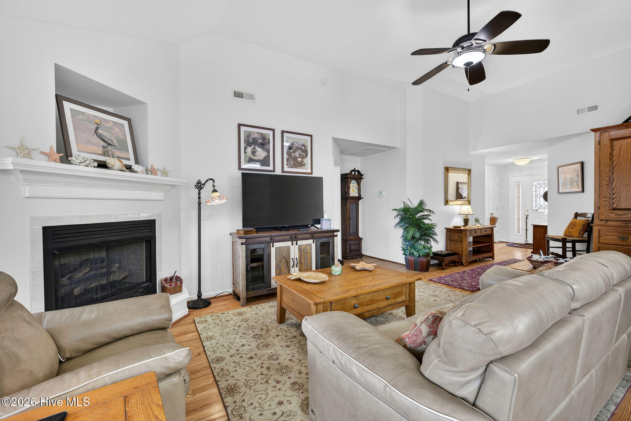 100557092 | Photo 13