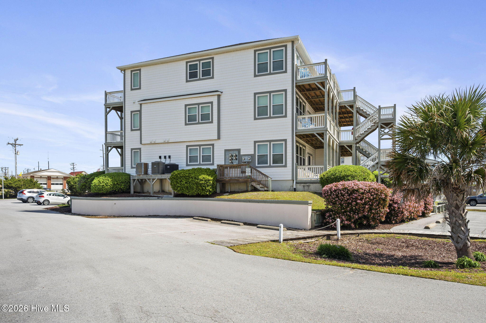 100566433 | Photo 45