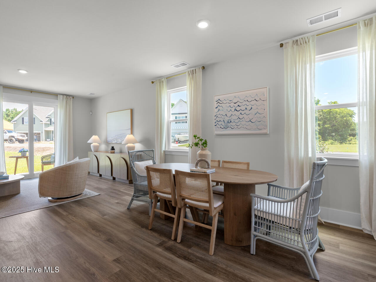 100536915 | Photo 14