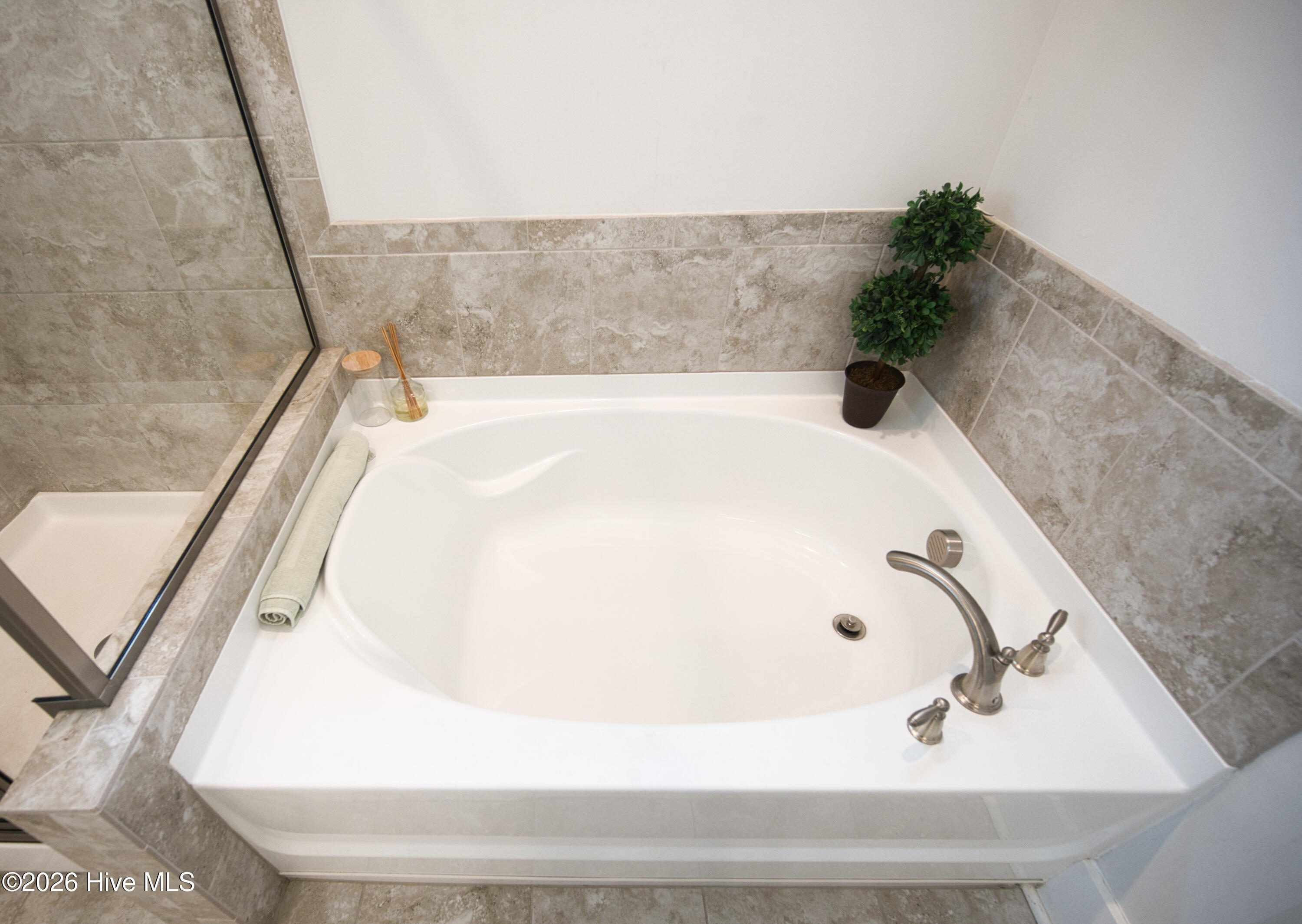 100551337 | Photo 45