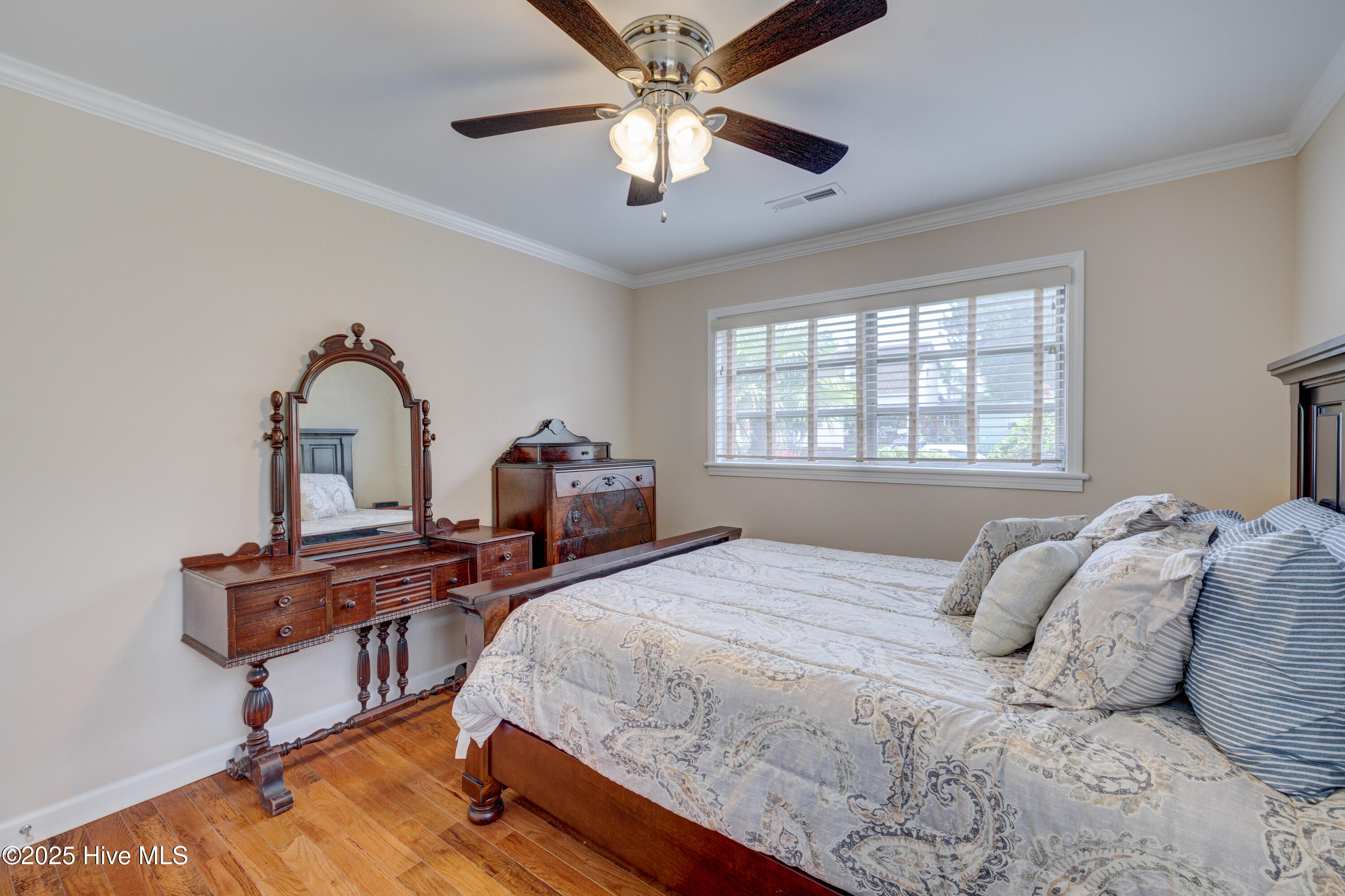 100523931 | Photo 31