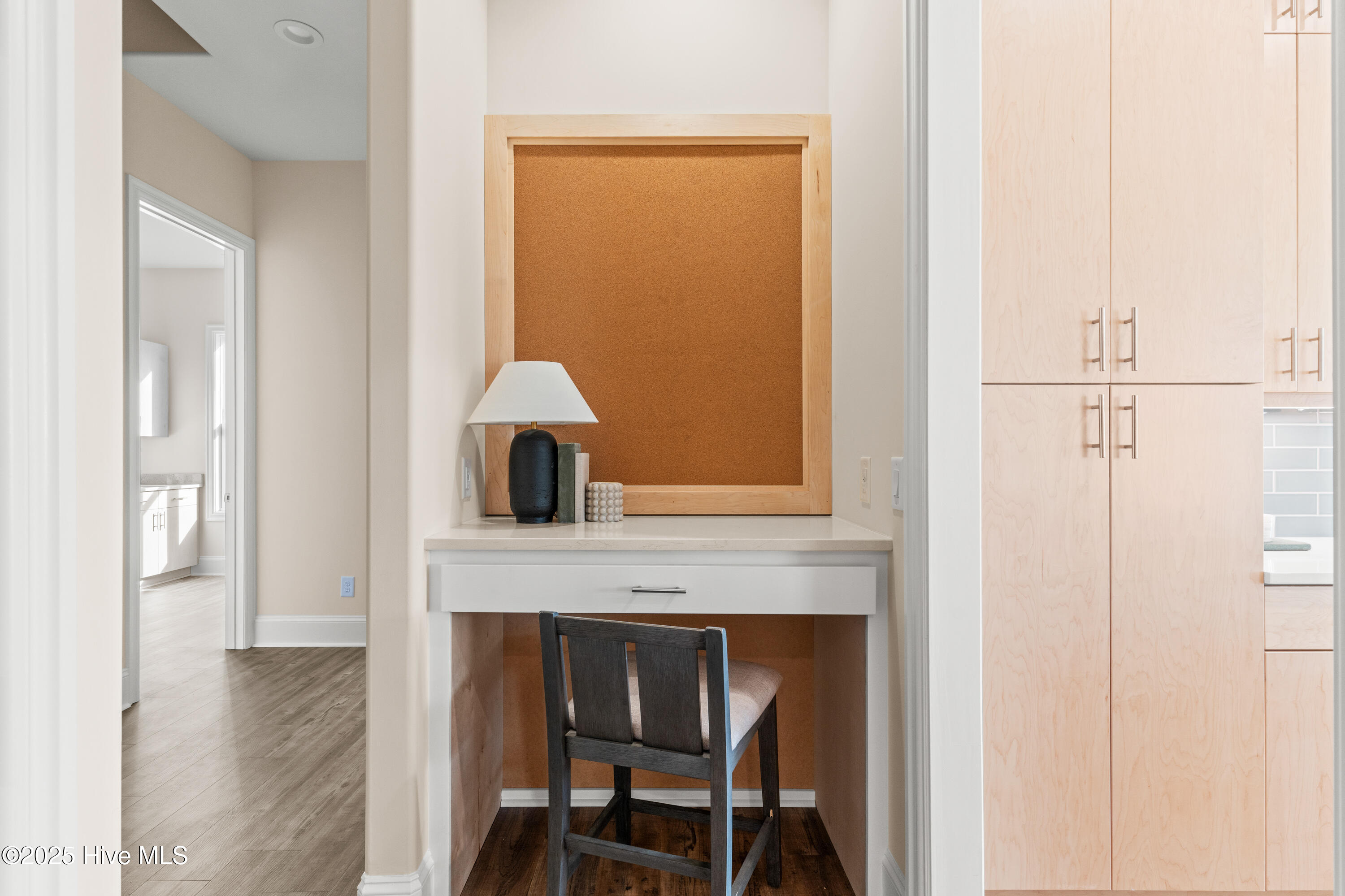 100524030 | Photo 10