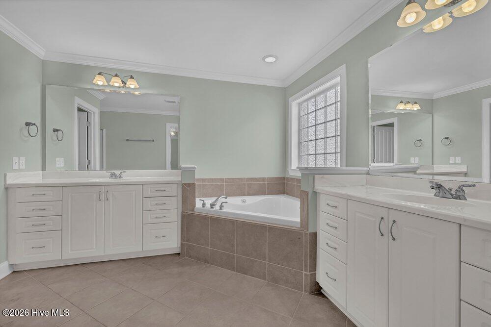 100552840 | Photo 15