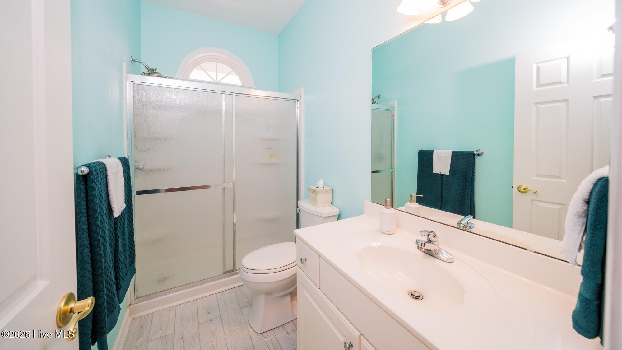 100569963 | Photo 26